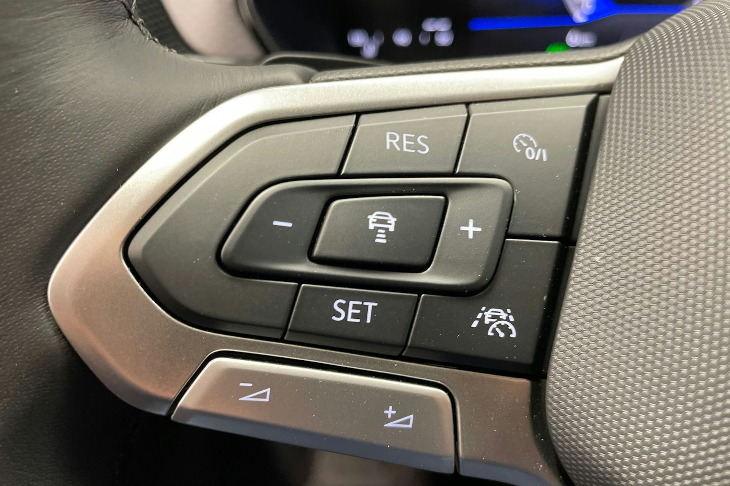 harmaa Volkswagen T-Cross 2025 kuva 13.