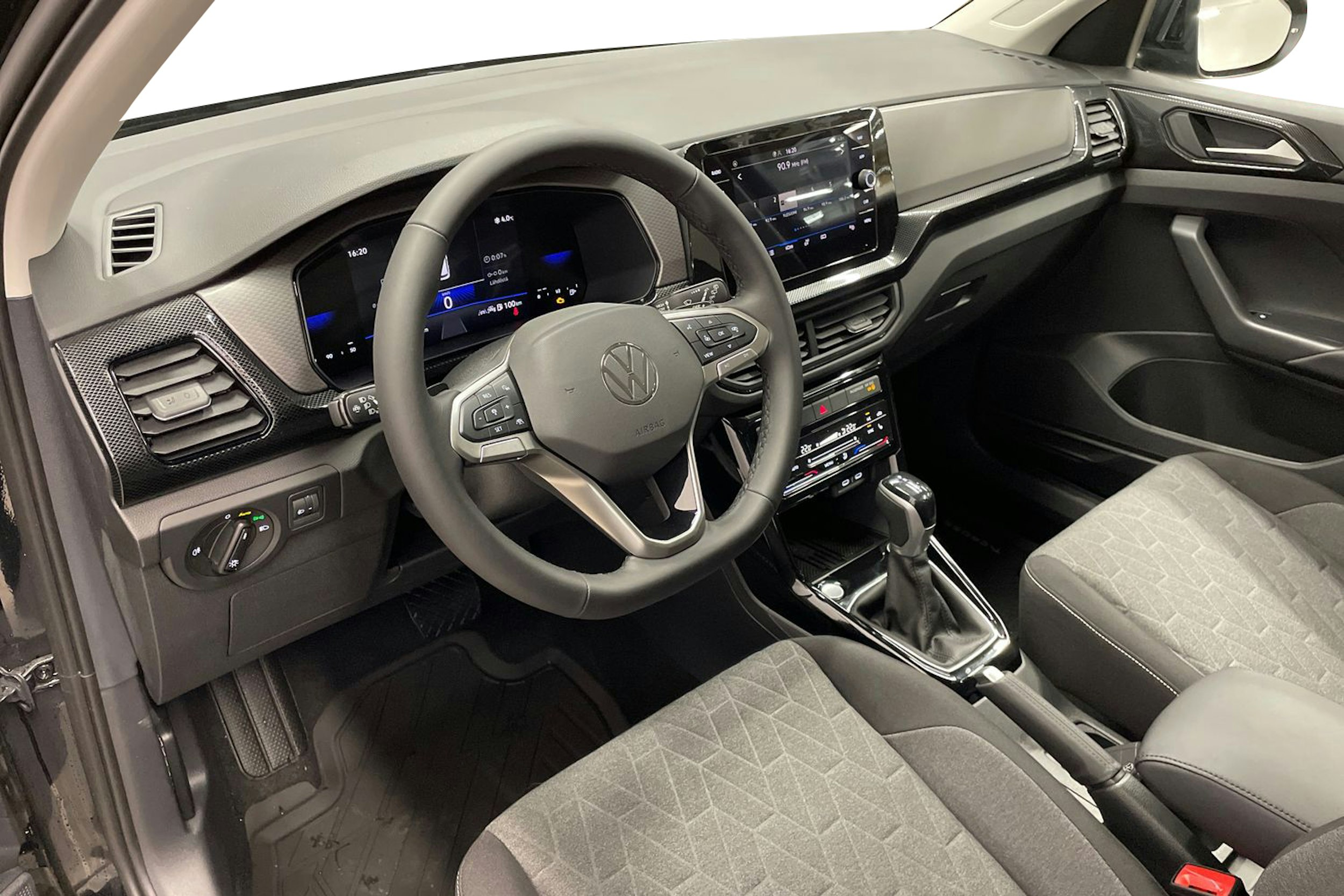 musta Volkswagen T-Cross 2025 kuva 6.