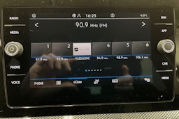 musta Volkswagen T-Cross 2025 kuva 12.