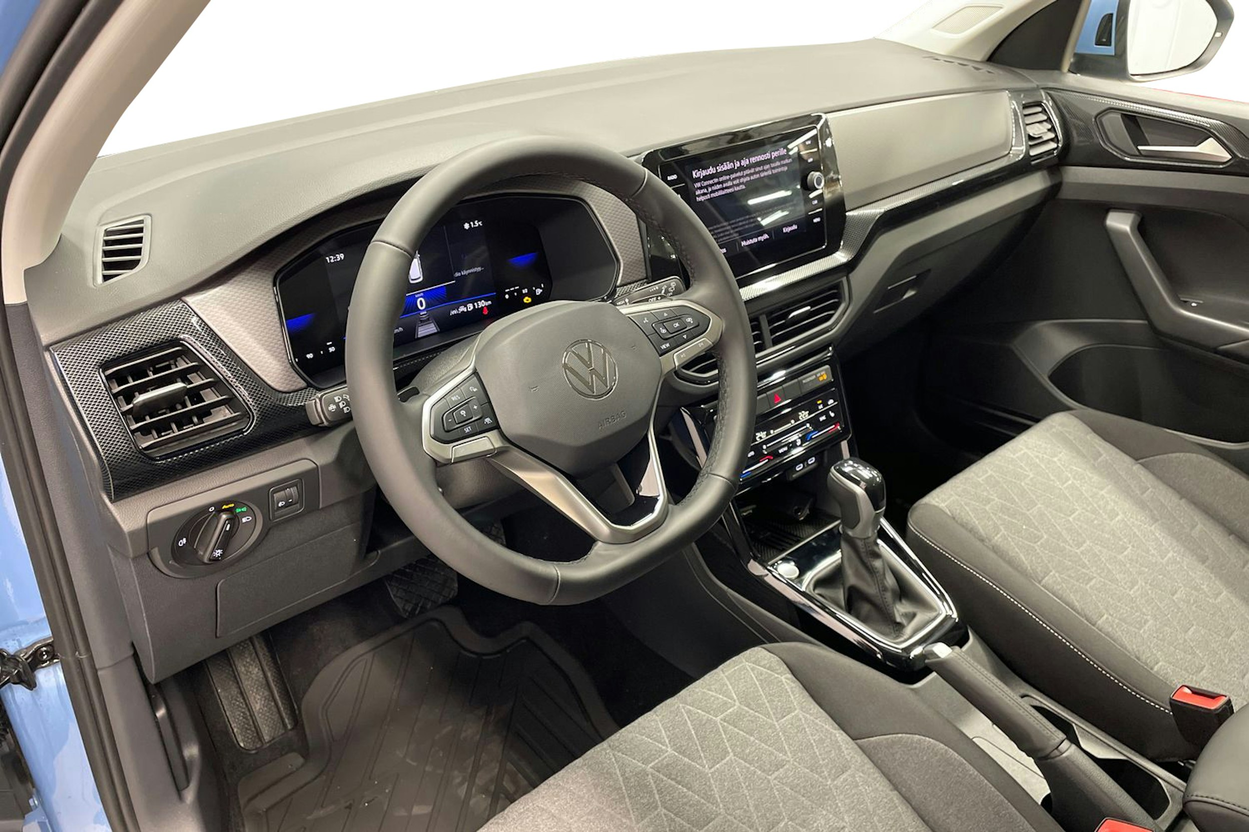 sininen Volkswagen T-Cross 2025 kuva 6.