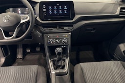 sininen Volkswagen T-Cross 2025 kuva 7.