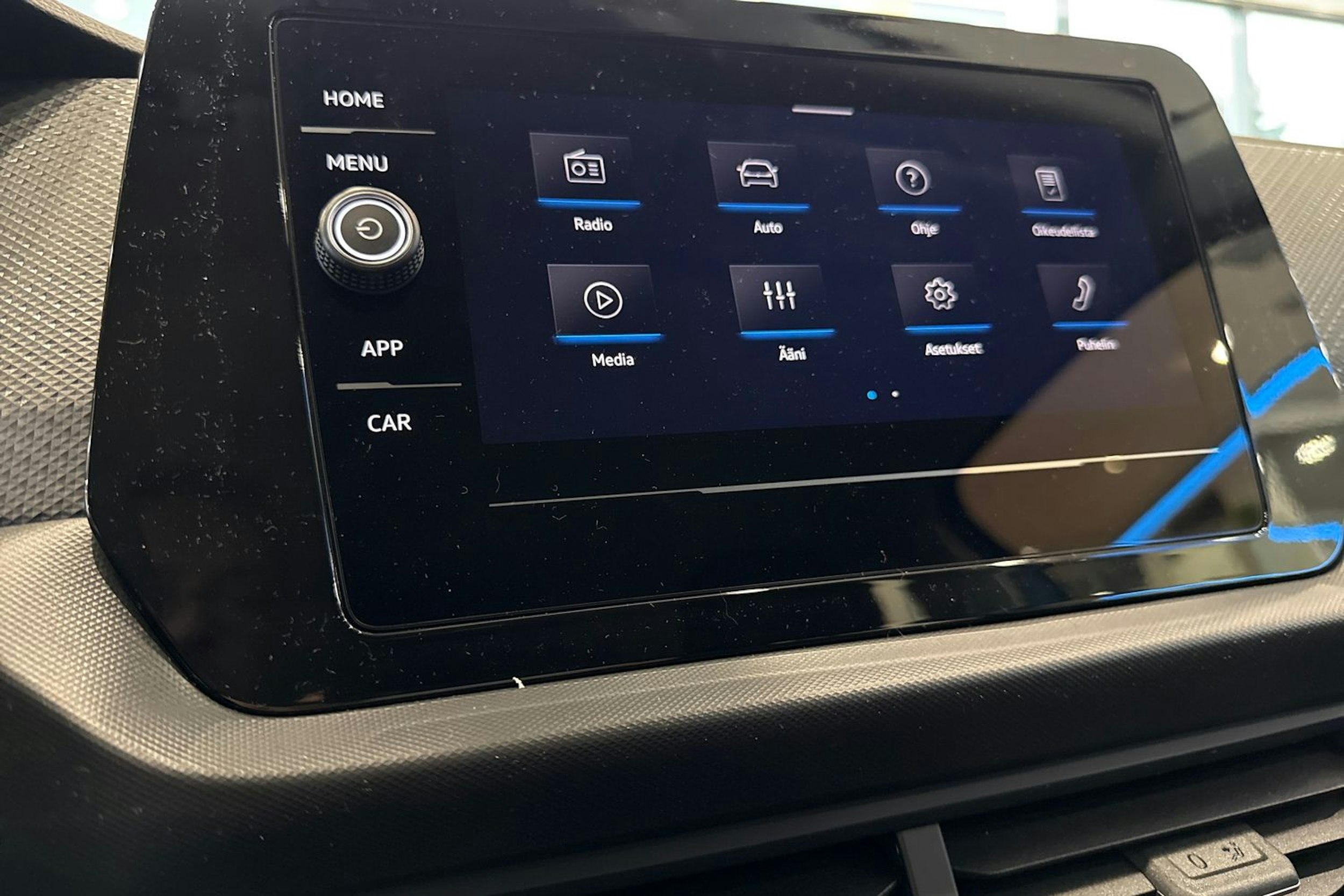 sininen Volkswagen T-Cross 2025 kuva 13.