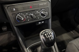 sininen Volkswagen T-Cross 2025 kuva 14.