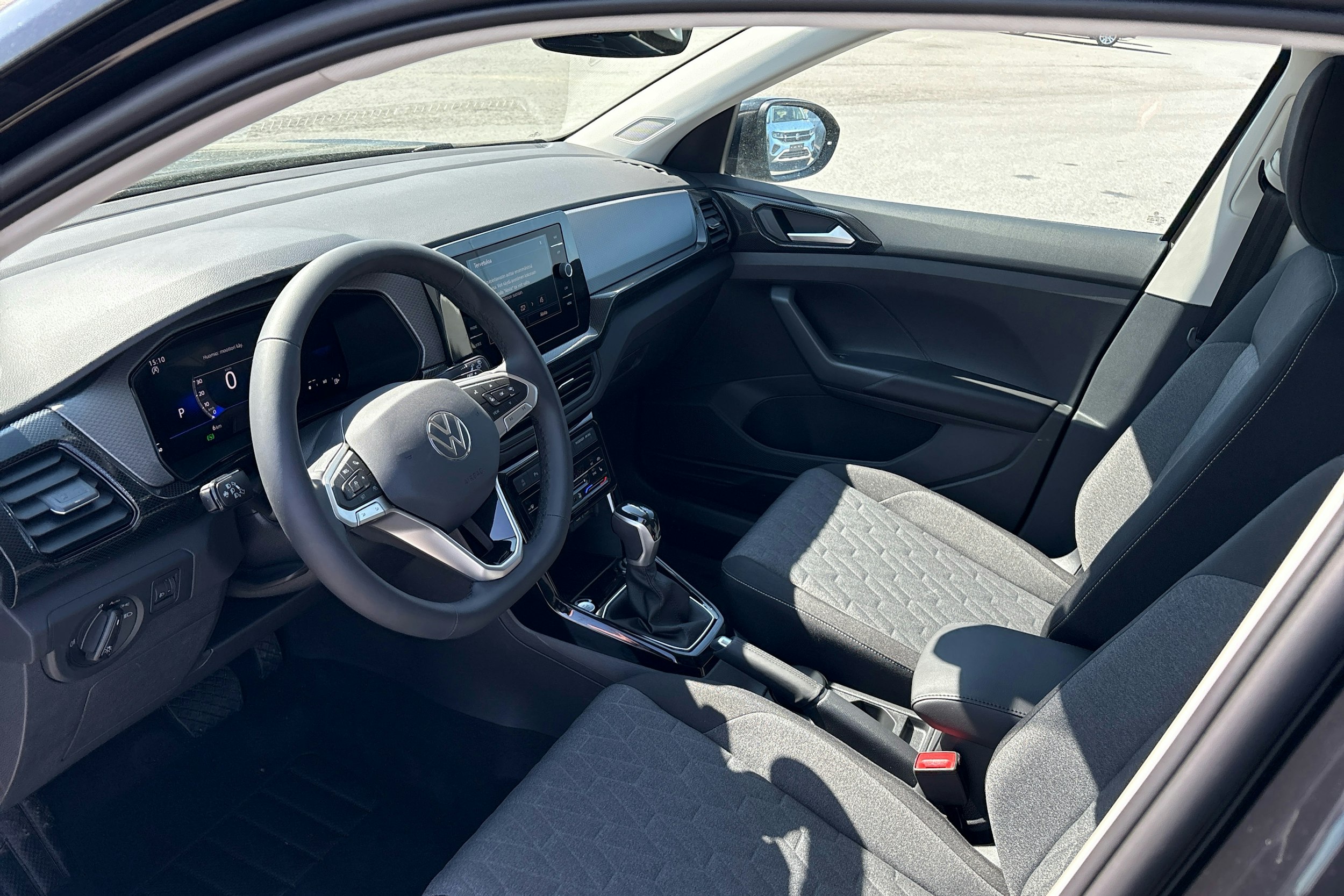 musta Volkswagen T-Cross 2025 kuva 6.