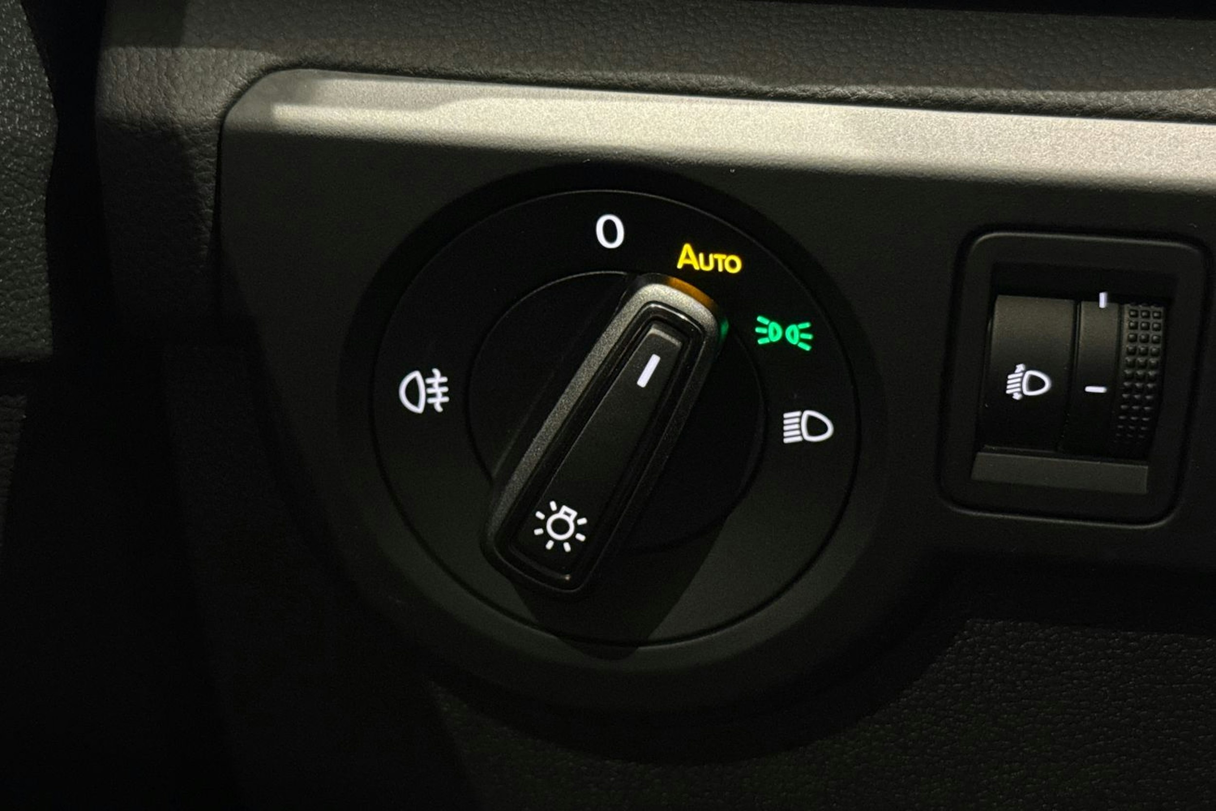 met. harmaa Volkswagen T-Cross 2025 kuva 13.