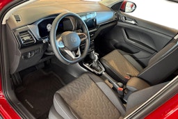punainen Volkswagen T-Cross 2025 kuva 6.