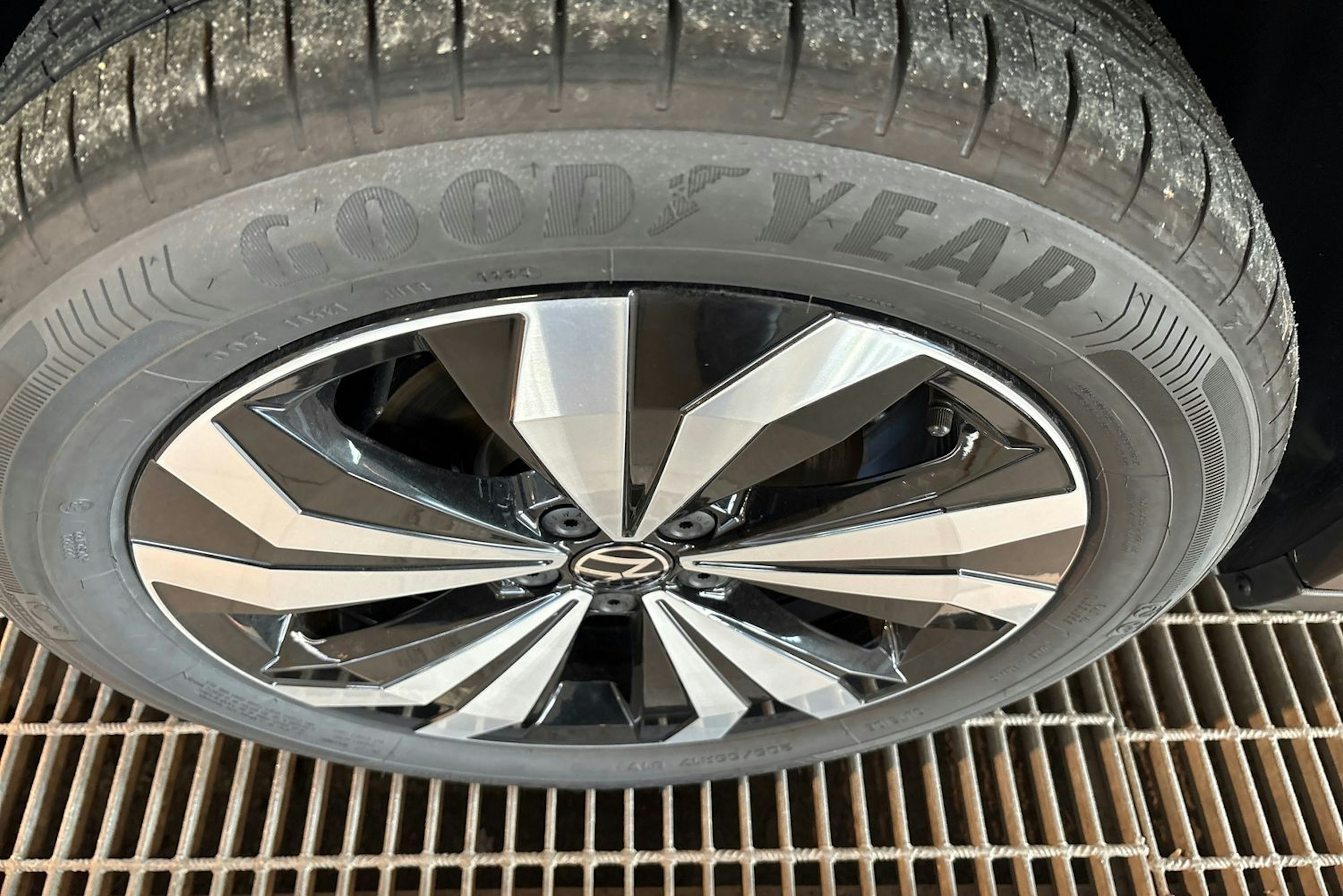 punainen Volkswagen T-Cross 2025 kuva 10.