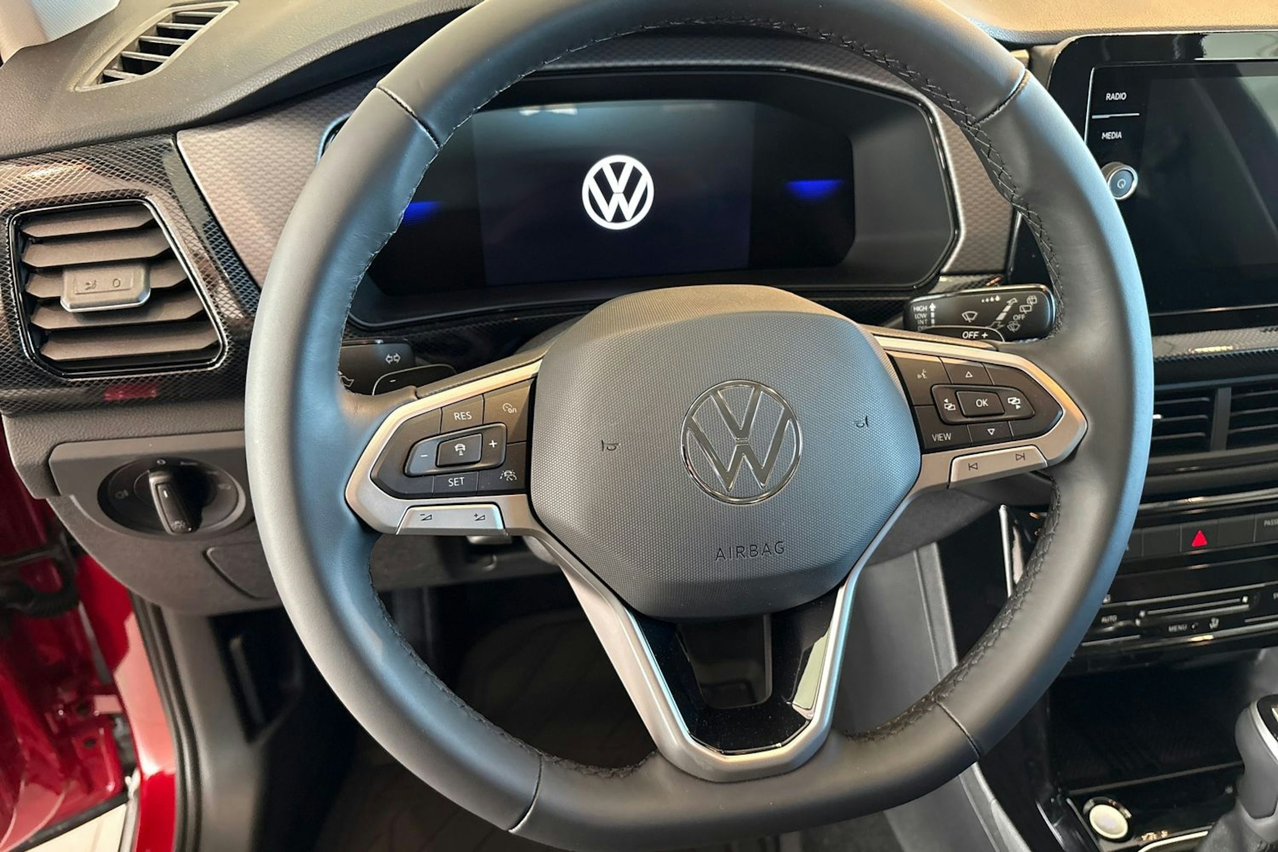 punainen Volkswagen T-Cross 2025 kuva 11.
