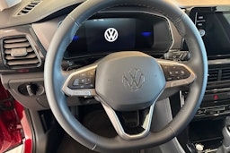 punainen Volkswagen T-Cross 2025 kuva 11.