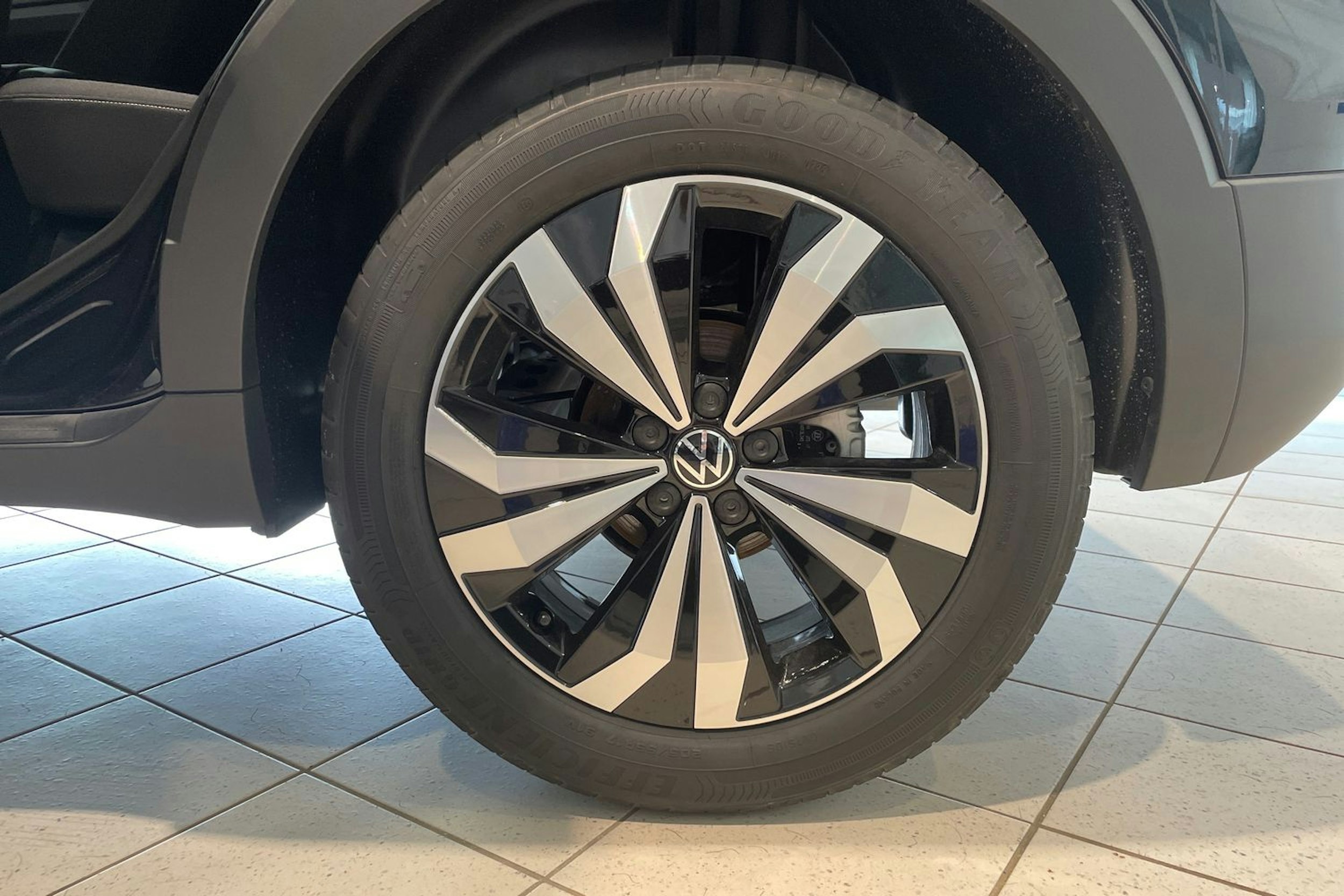 musta Volkswagen T-Cross 2025 kuva 10.