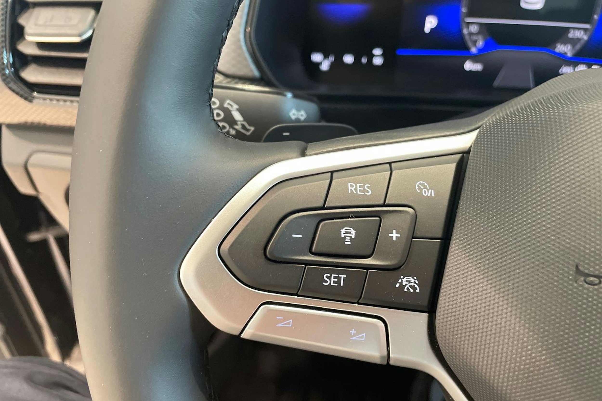 musta Volkswagen T-Cross 2025 kuva 15.