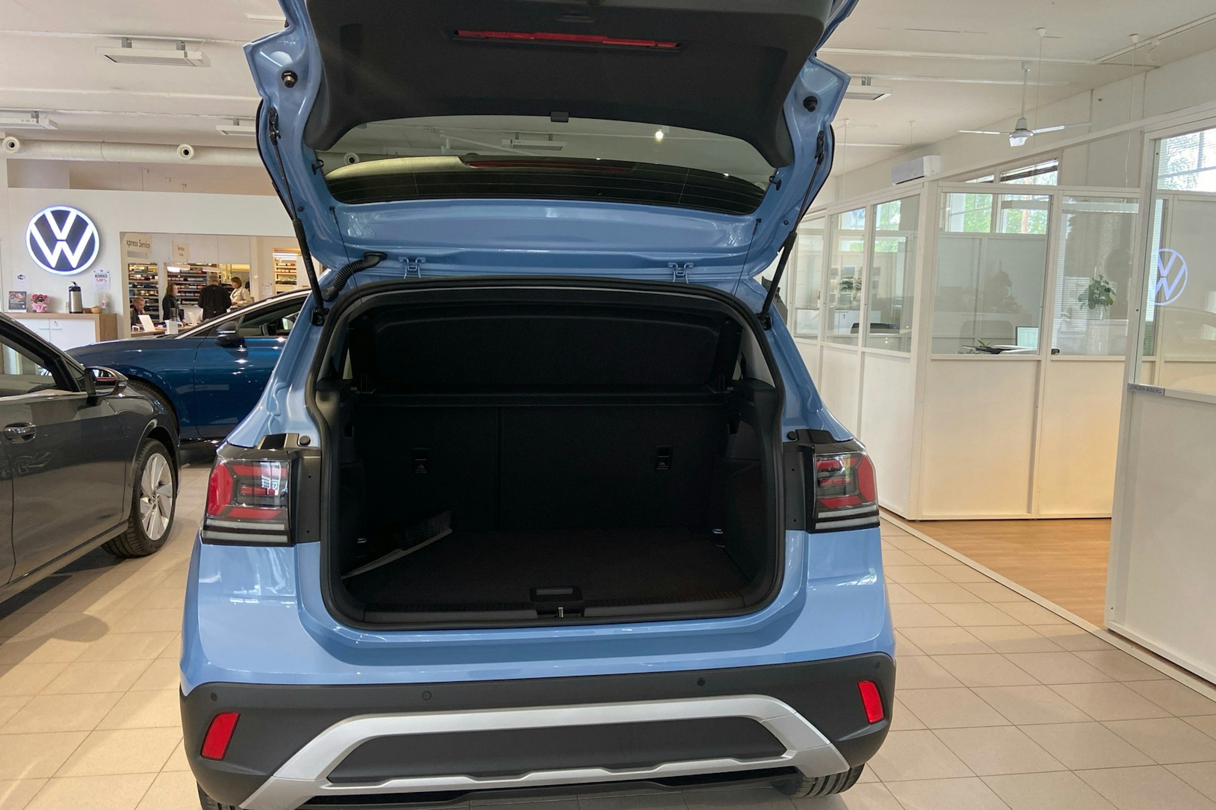 sininen Volkswagen T-Cross 2025 kuva 14.