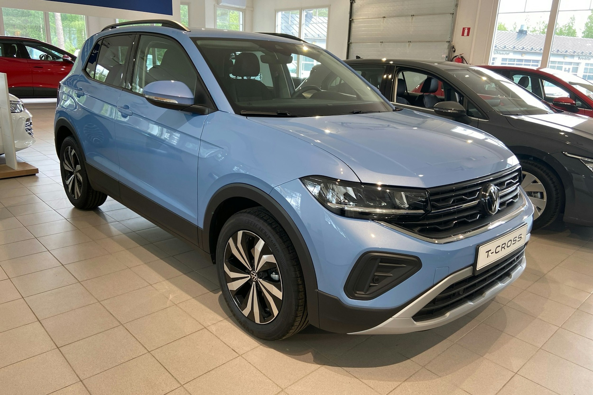 sininen Volkswagen T-Cross 2025 kuva 16.