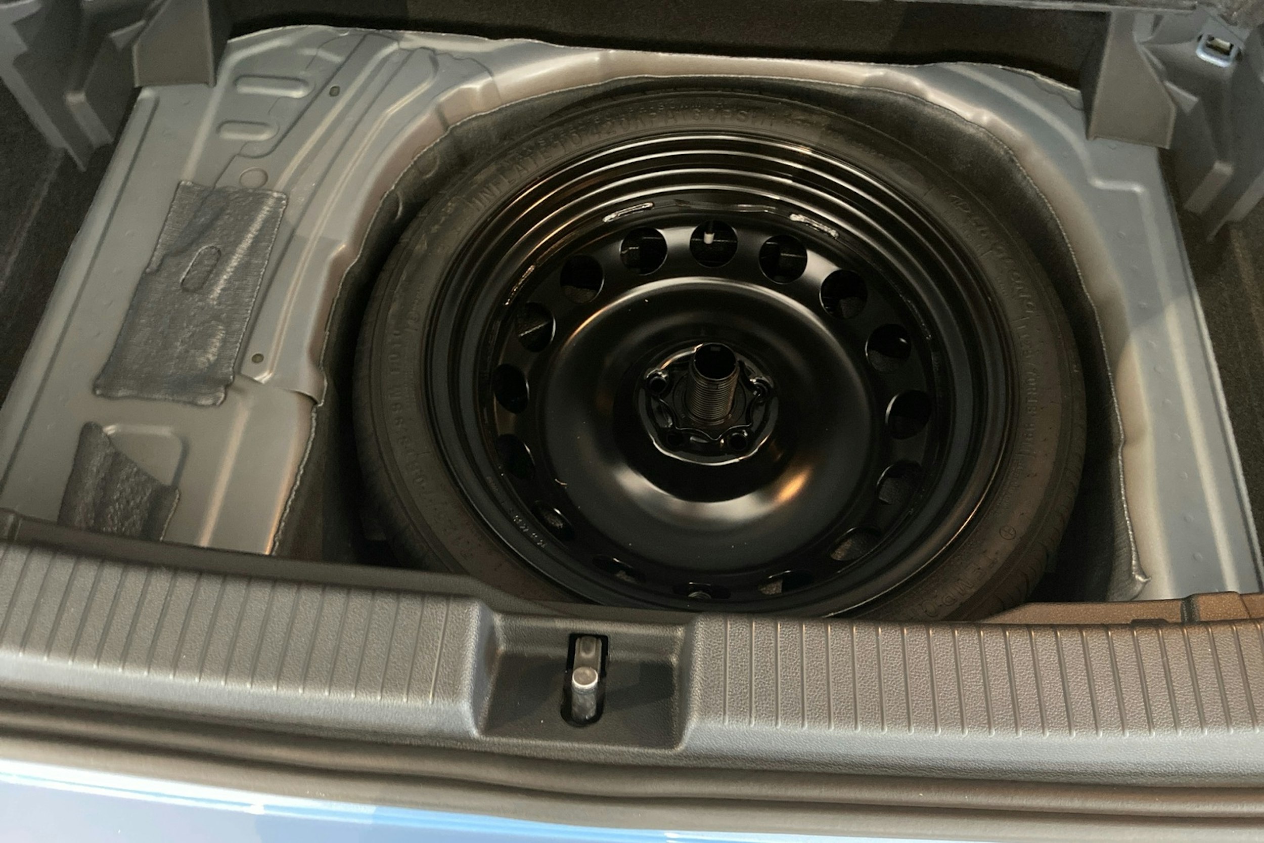 sininen Volkswagen T-Cross 2025 kuva 18.