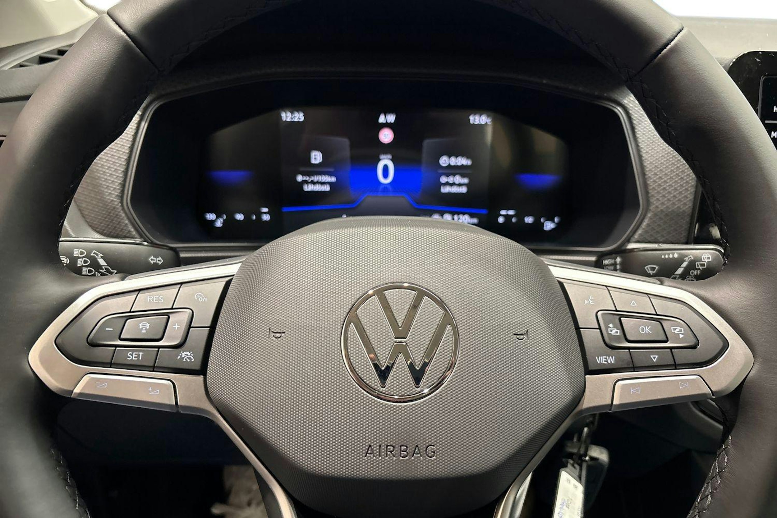 harmaa Volkswagen T-Cross 2026 kuva 7.