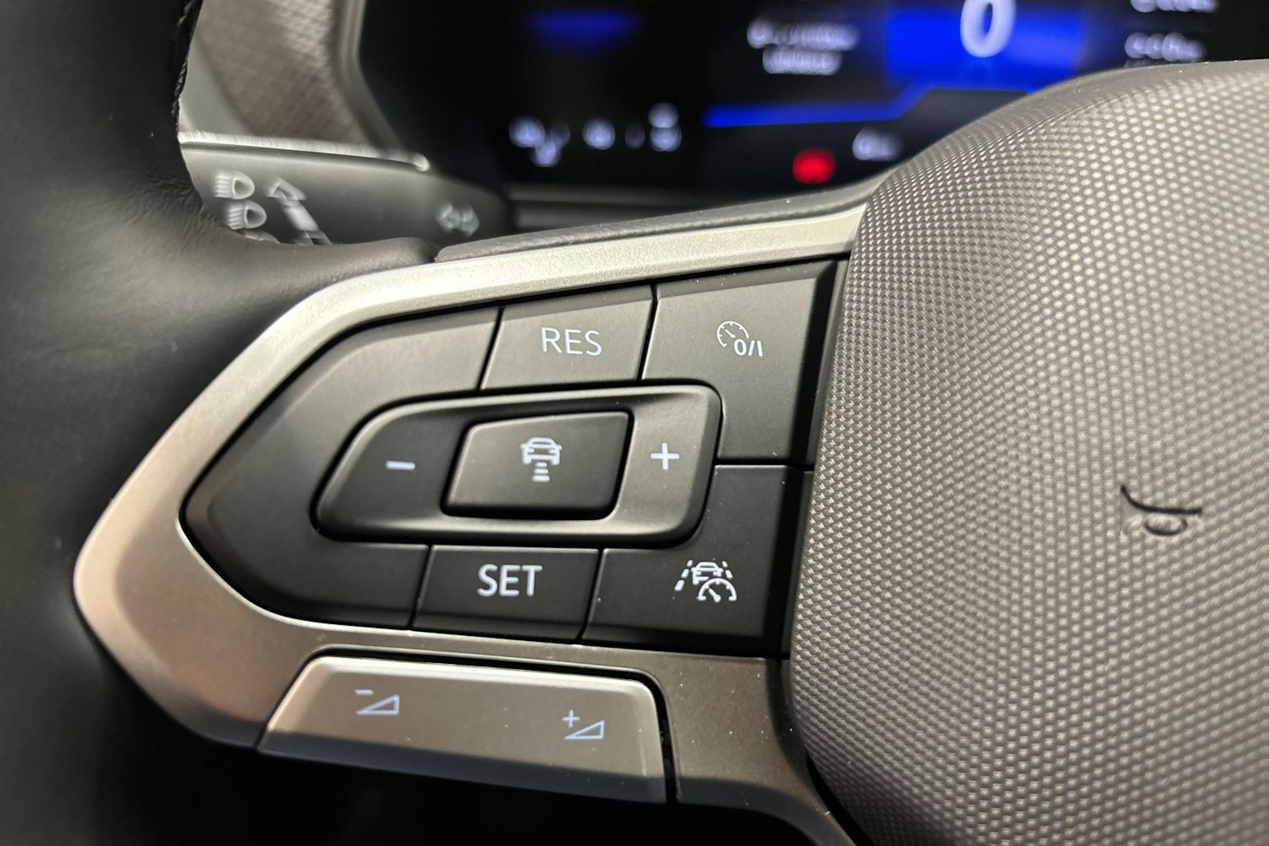 harmaa Volkswagen T-Cross 2026 kuva 12.