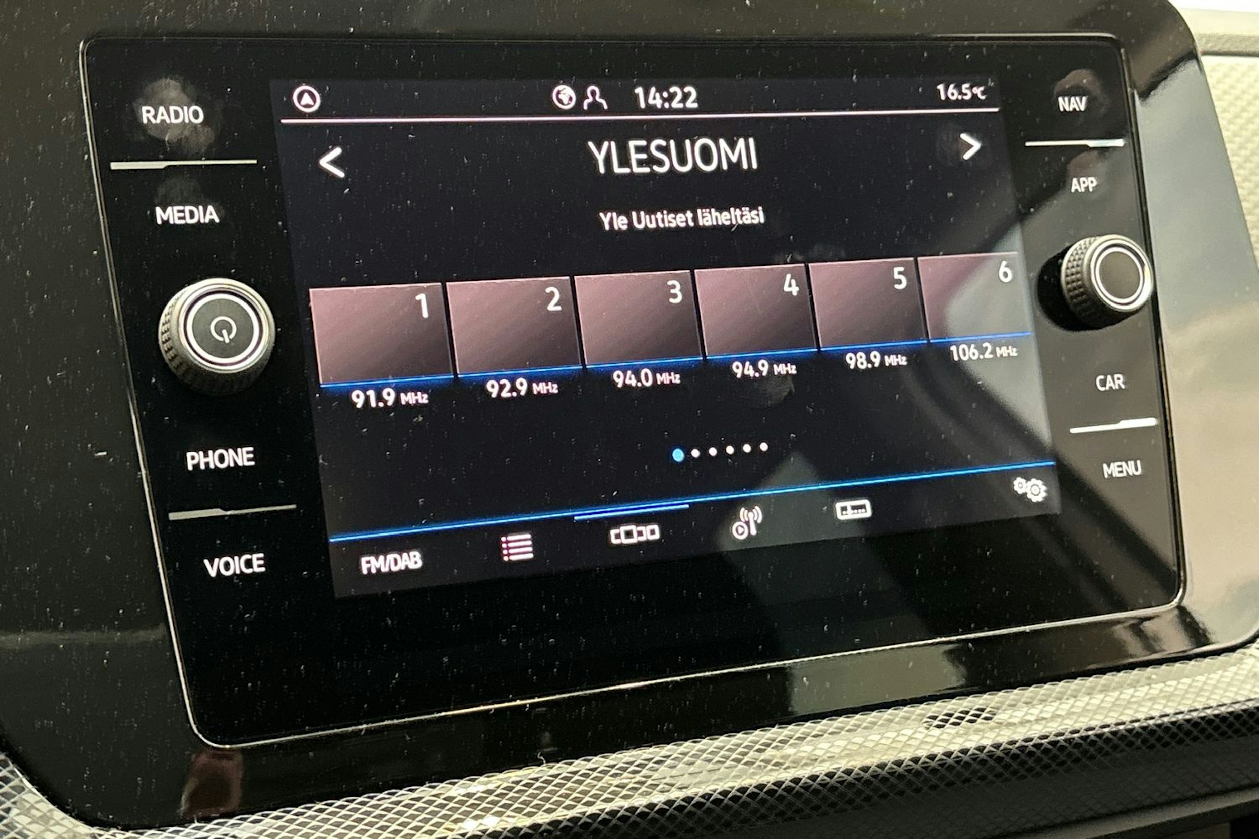 harmaa Volkswagen T-Cross 2025 kuva 16.