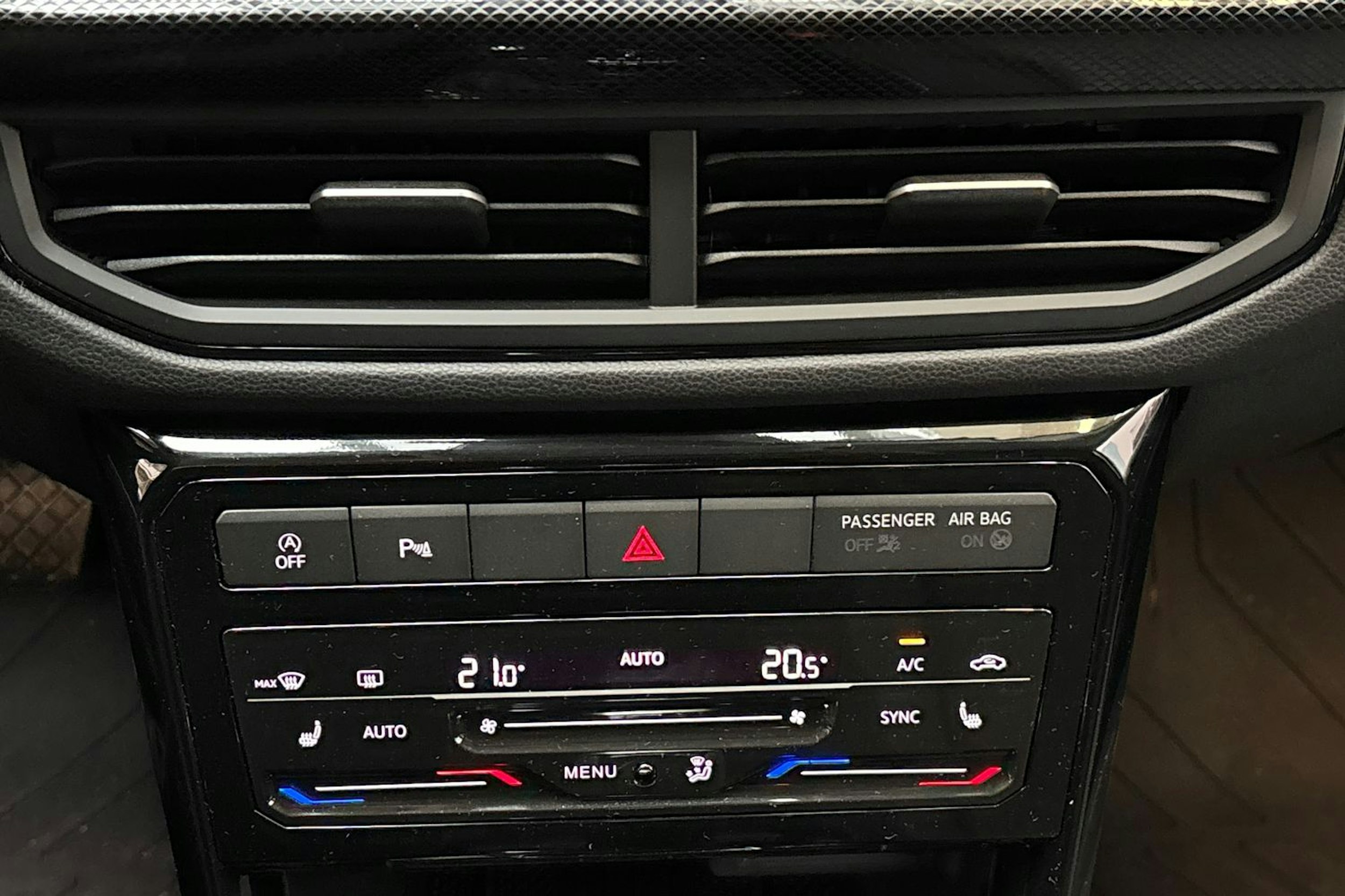 harmaa Volkswagen T-Cross 2025 kuva 21.