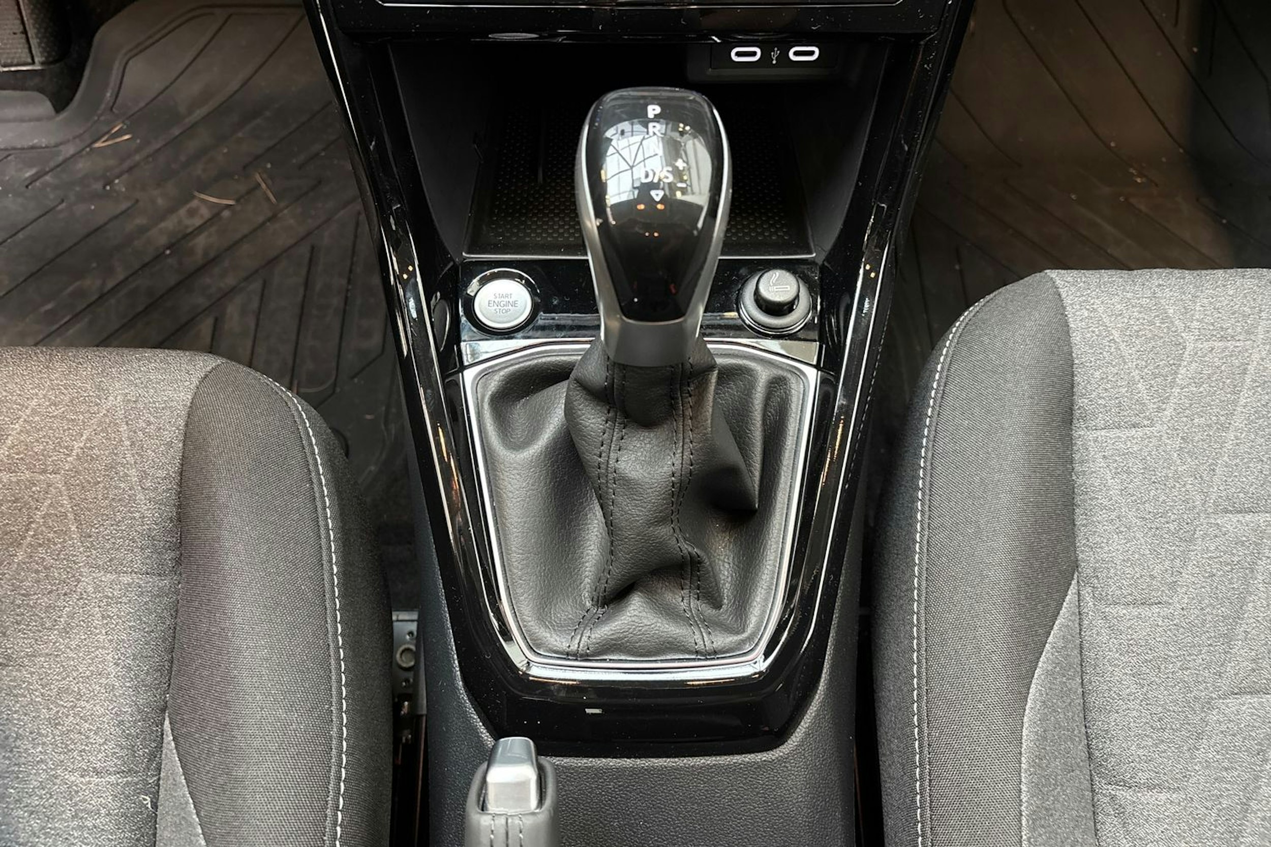 harmaa Volkswagen T-Cross 2025 kuva 22.