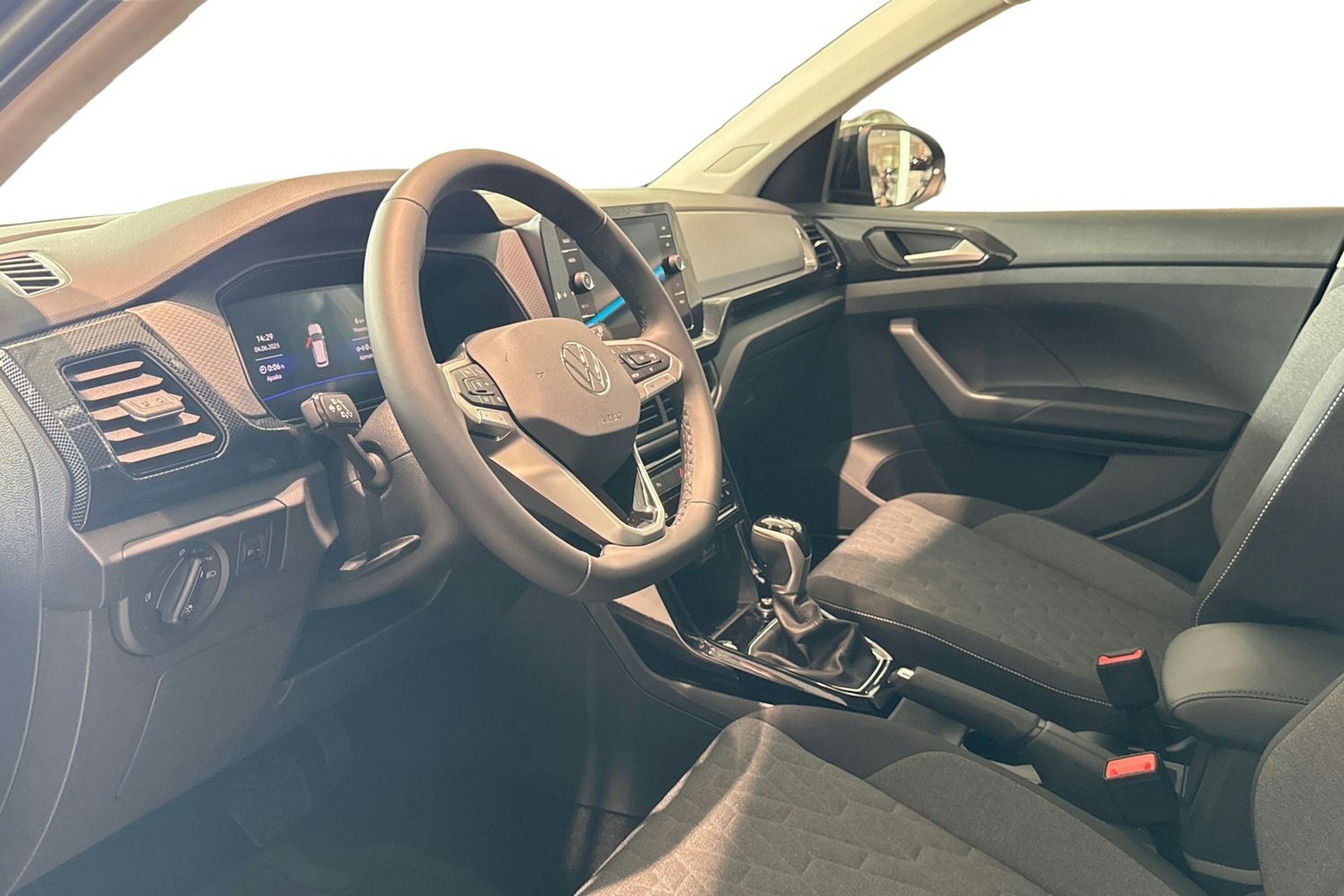 musta Volkswagen T-Cross 2025 kuva 6.