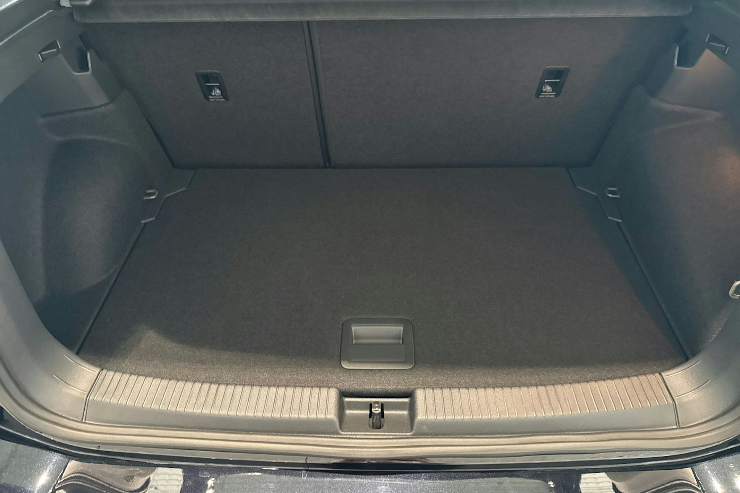 musta Volkswagen T-Cross 2025 kuva 13.