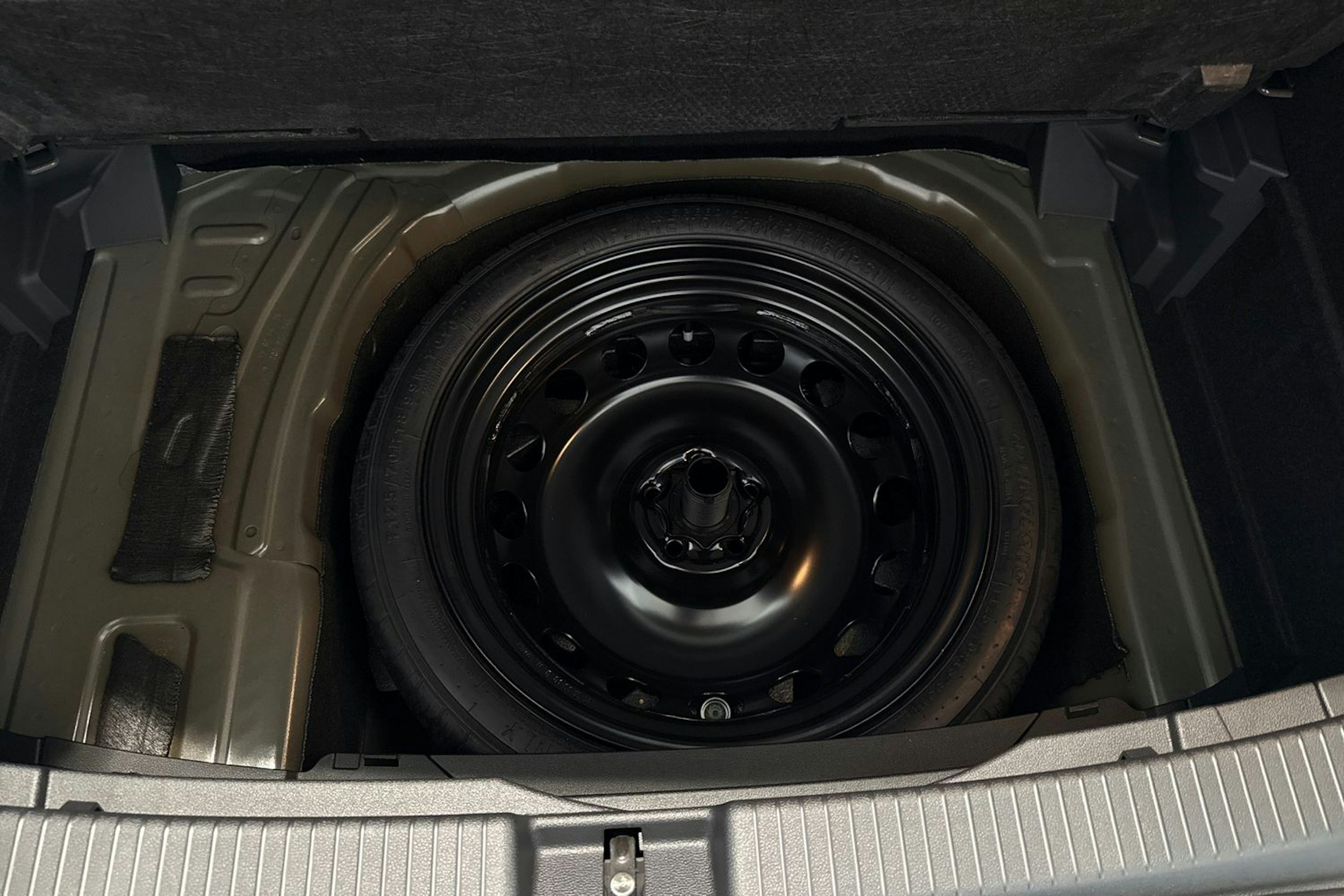 musta Volkswagen T-Cross 2025 kuva 14.