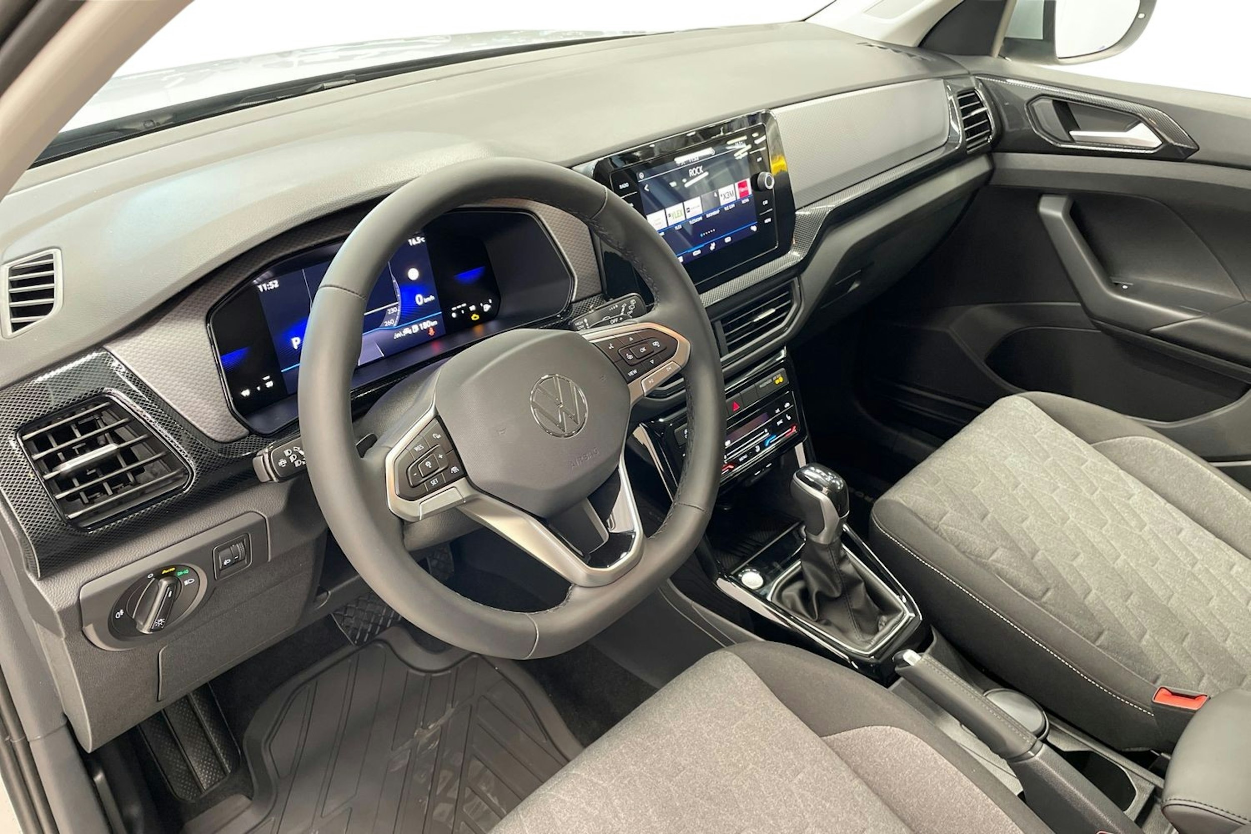 harmaa Volkswagen T-Cross 2025 kuva 6.