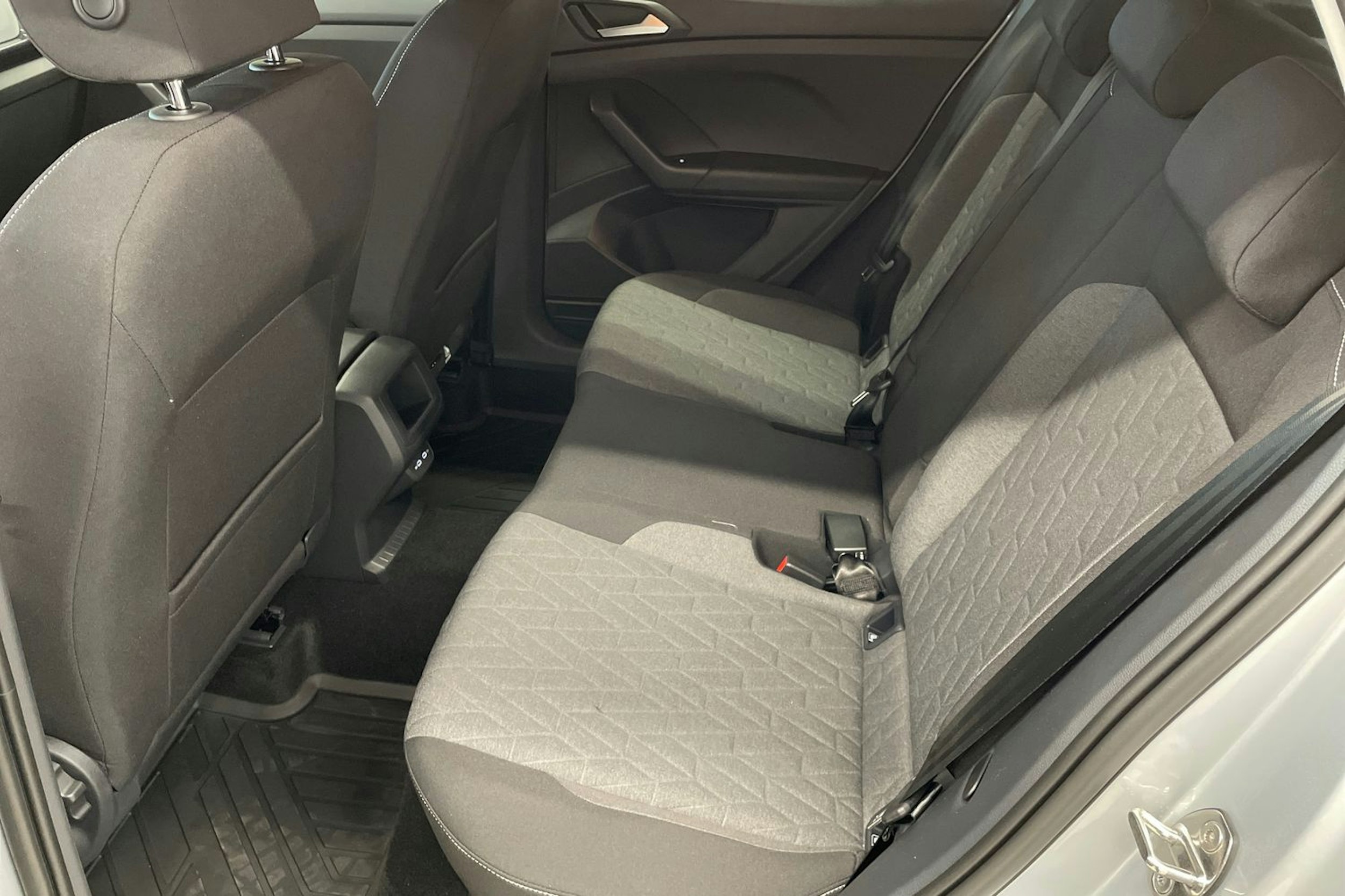 harmaa Volkswagen T-Cross 2025 kuva 8.