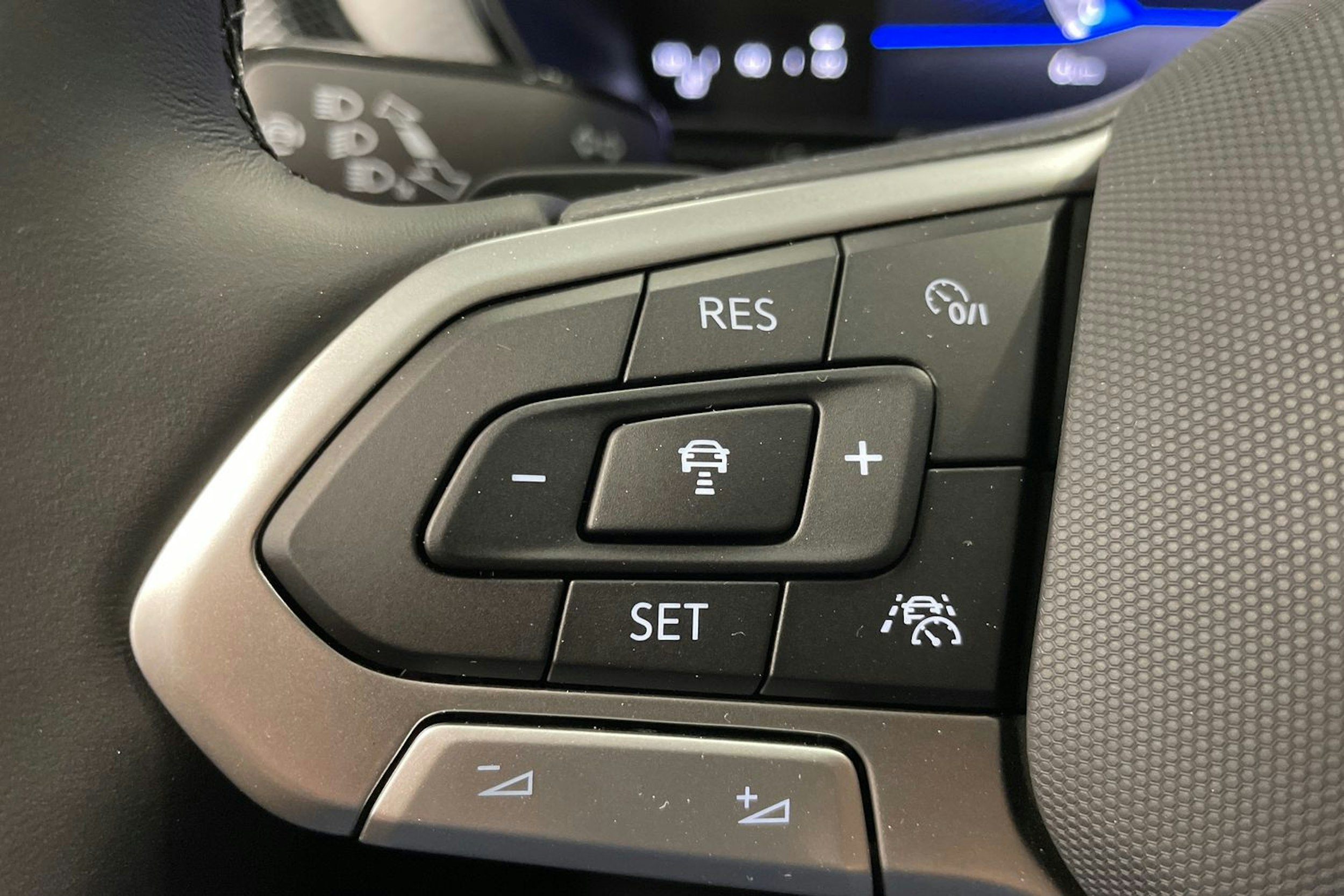 harmaa Volkswagen T-Cross 2025 kuva 13.