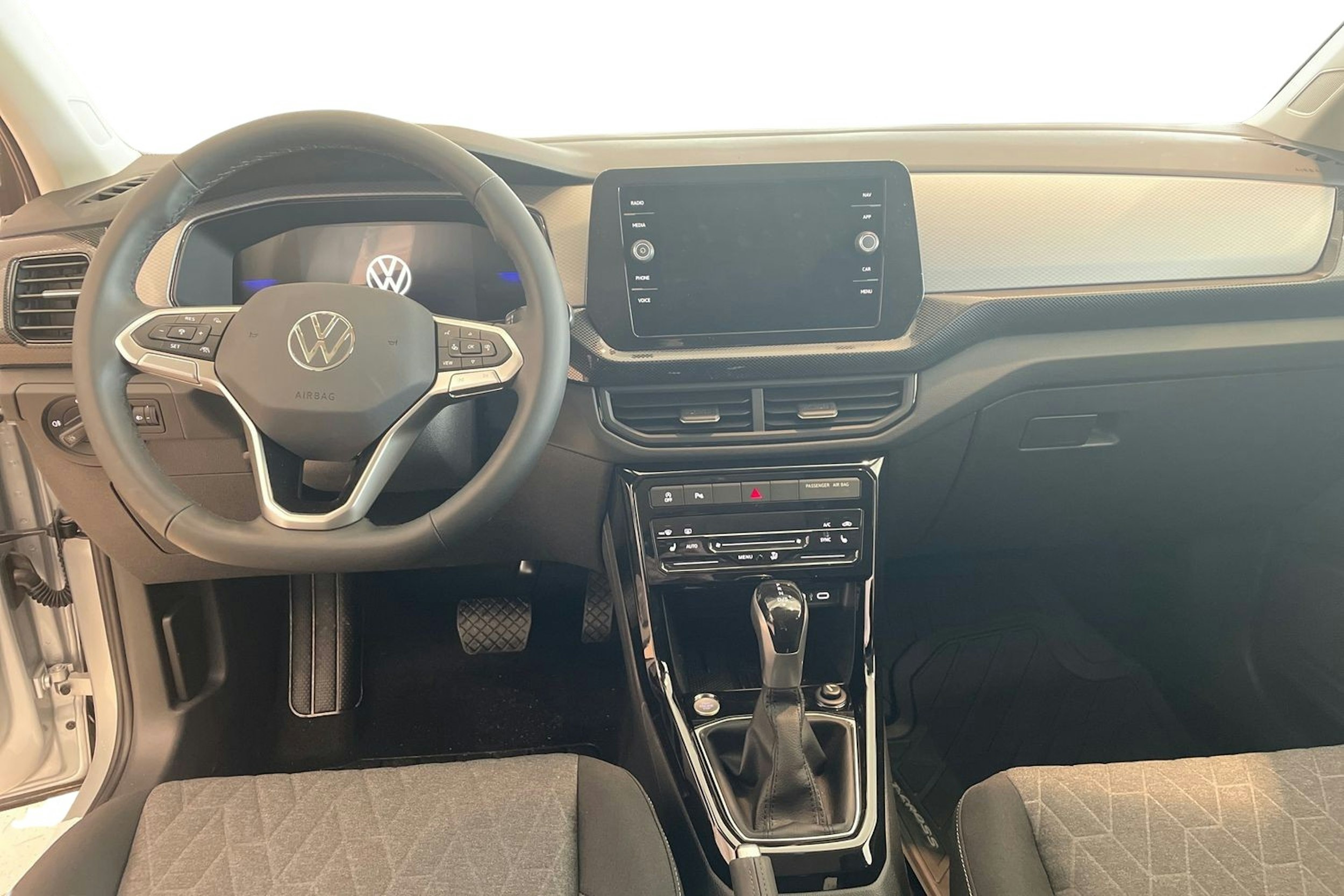 harmaa Volkswagen T-Cross 2025 kuva 7.