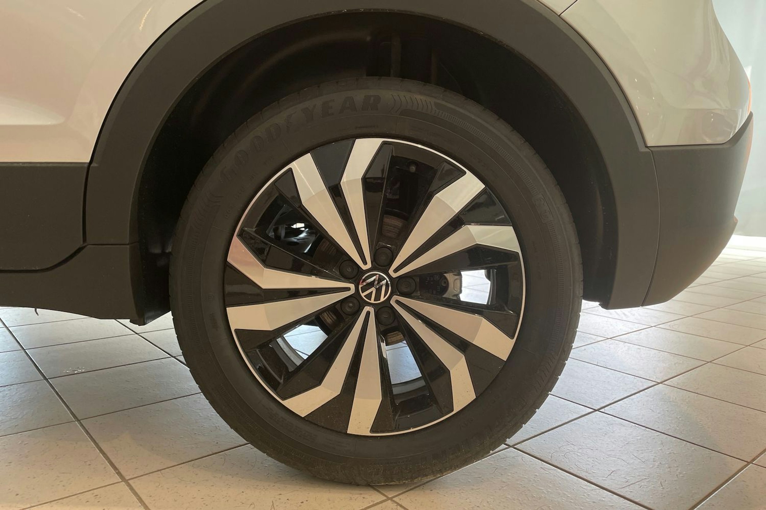 harmaa Volkswagen T-Cross 2025 kuva 10.