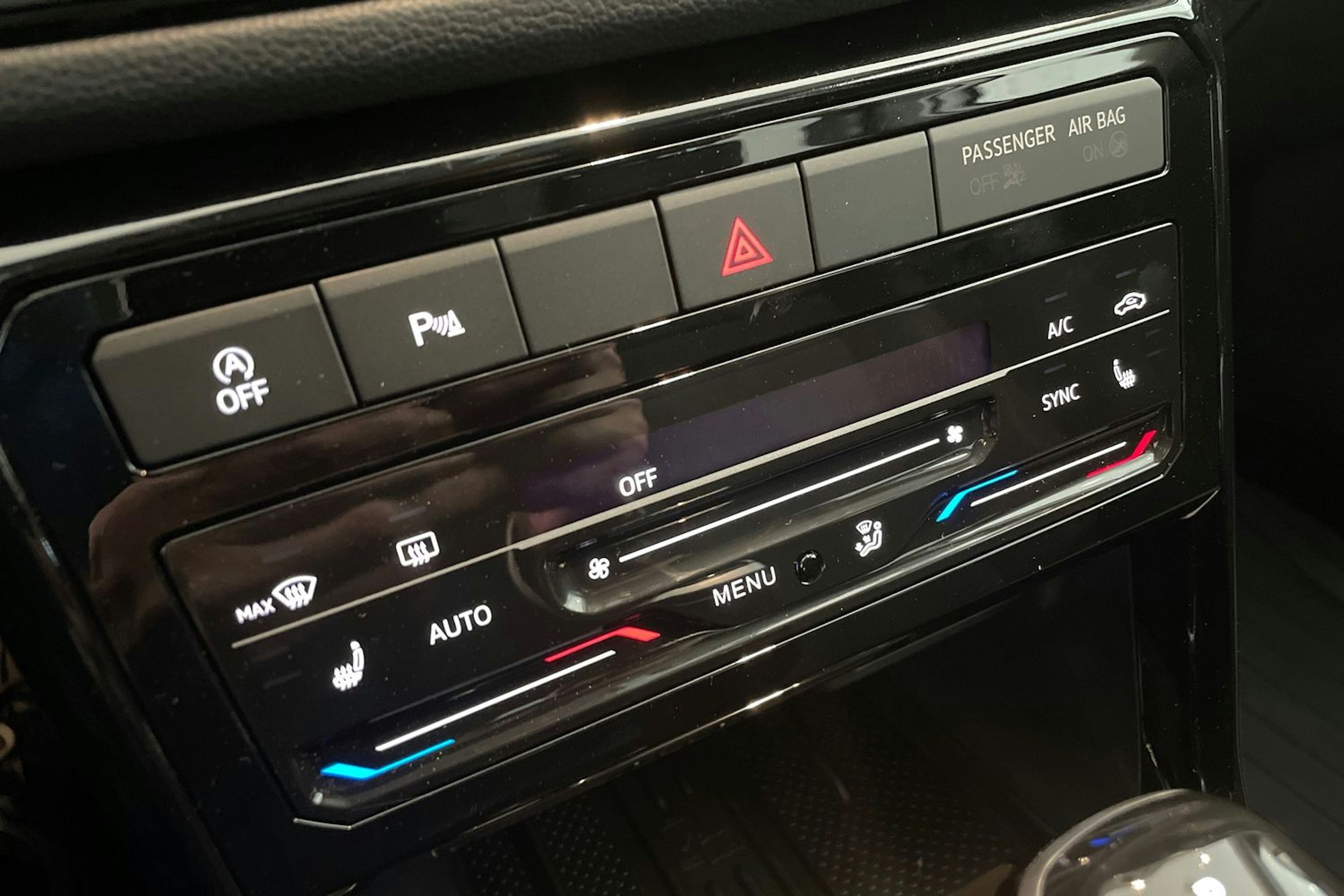 harmaa Volkswagen T-Cross 2025 kuva 17.