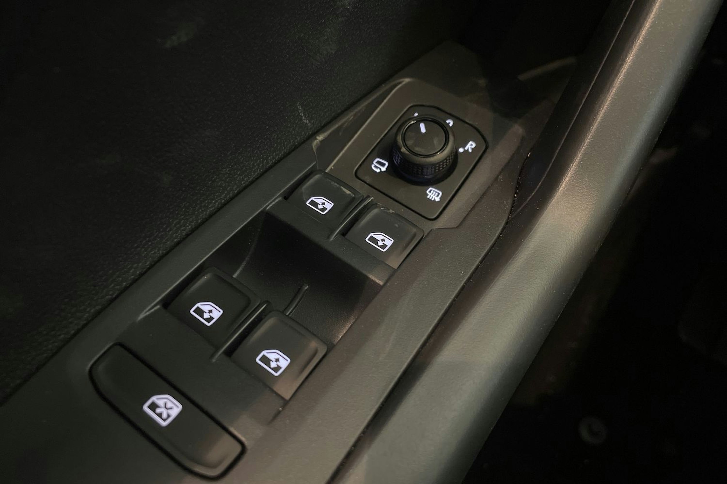 harmaa Volkswagen T-Cross 2025 kuva 20.