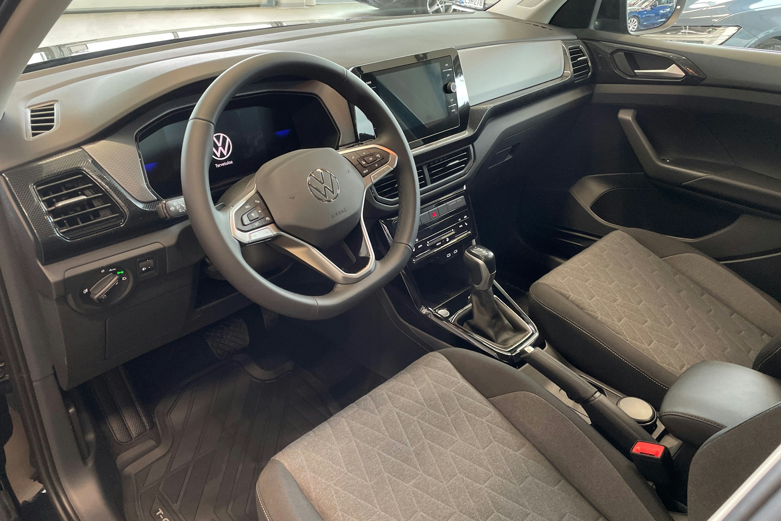musta Volkswagen T-Cross 2025 kuva 6.
