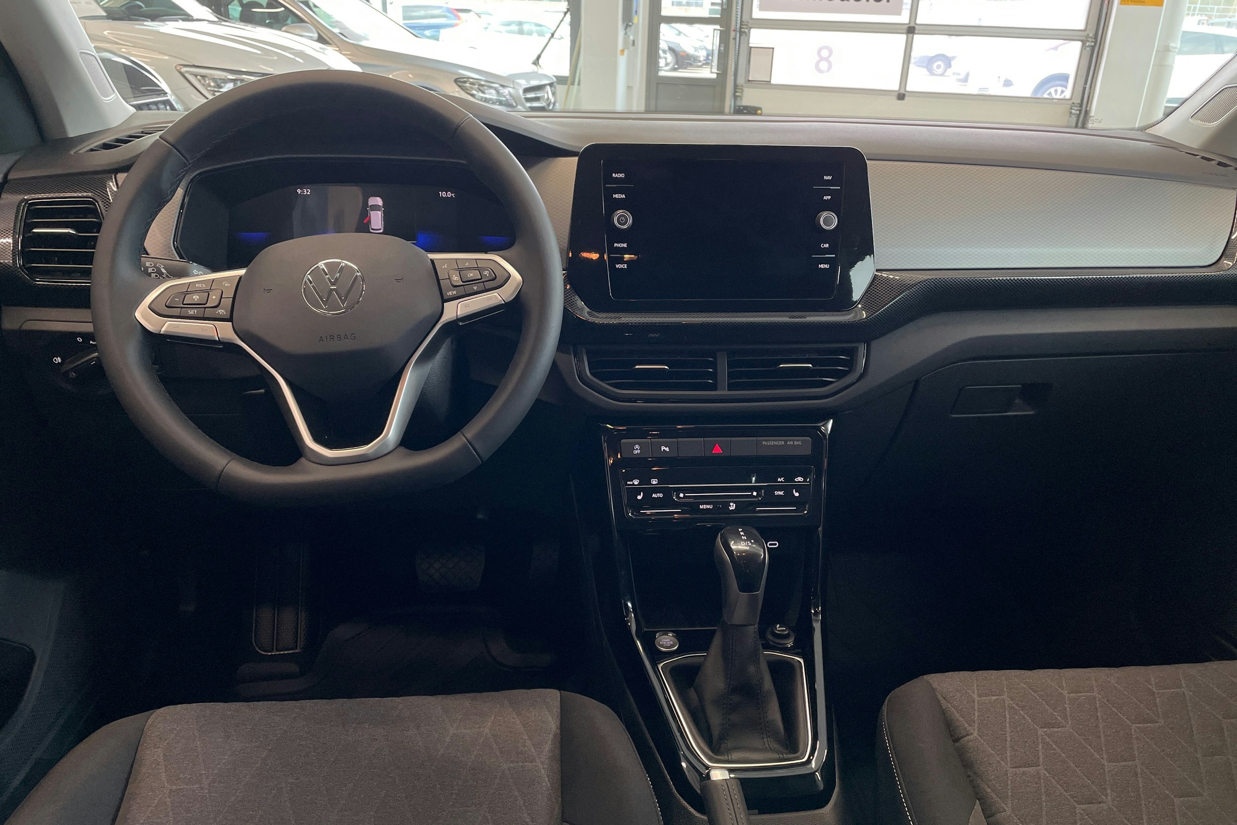 musta Volkswagen T-Cross 2025 kuva 7.