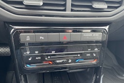 musta Volkswagen T-Cross 2025 kuva 16.