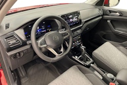 punainen Volkswagen T-Cross 2025 kuva 6.