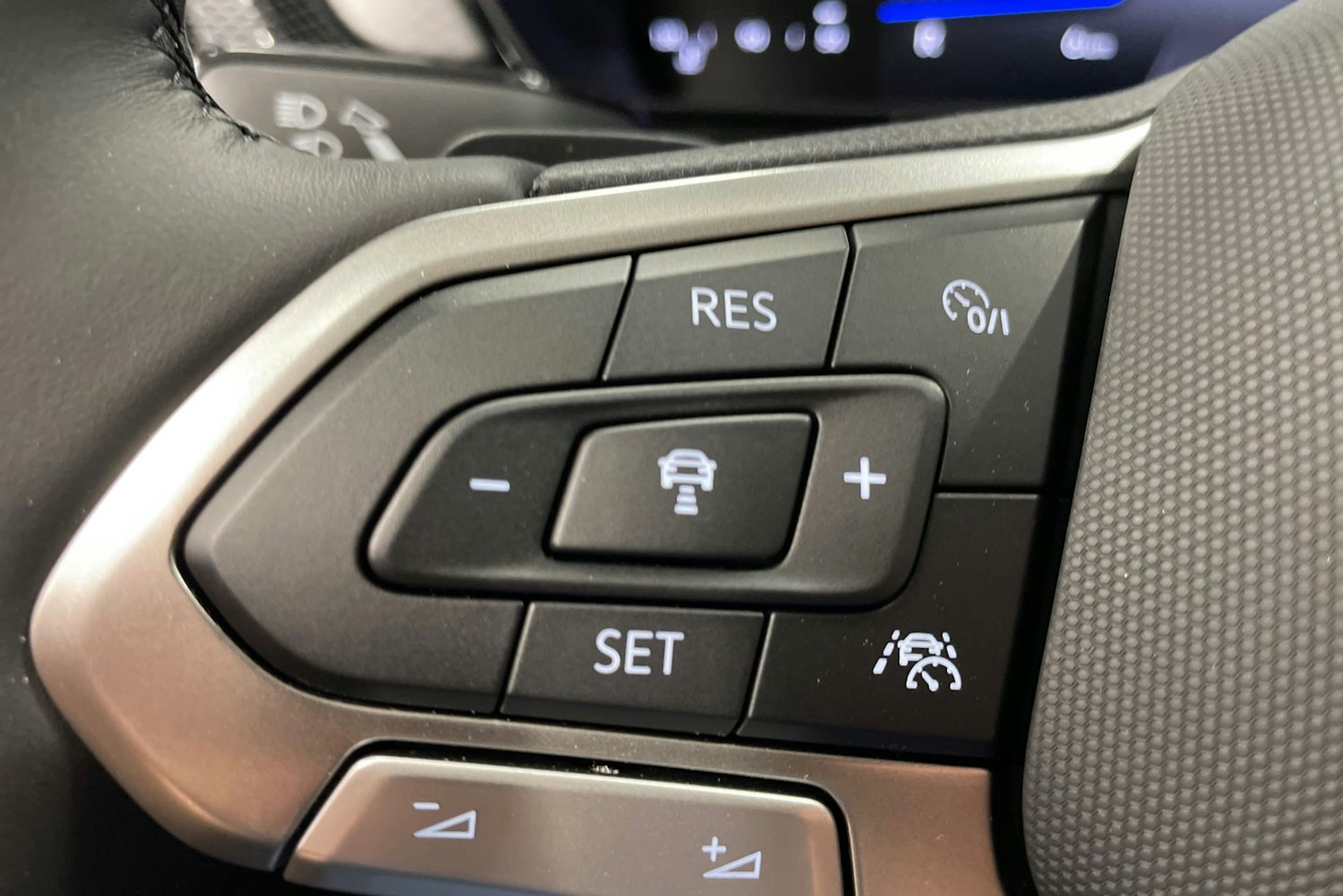 punainen Volkswagen T-Cross 2025 kuva 13.