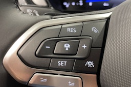 punainen Volkswagen T-Cross 2025 kuva 13.
