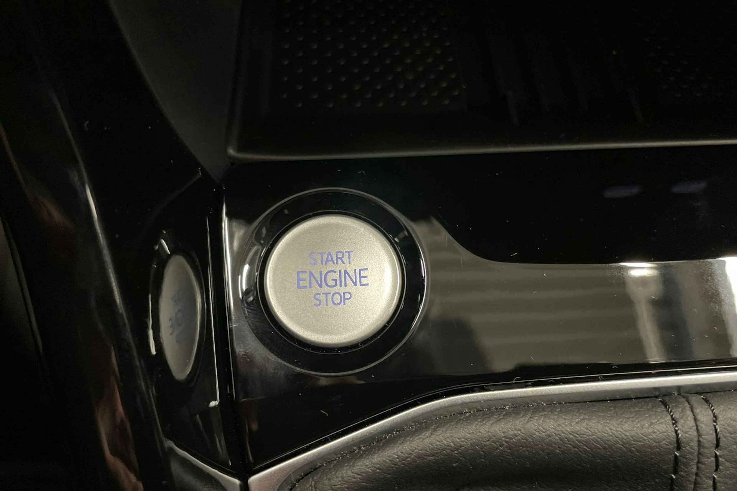 punainen Volkswagen T-Cross 2025 kuva 14.