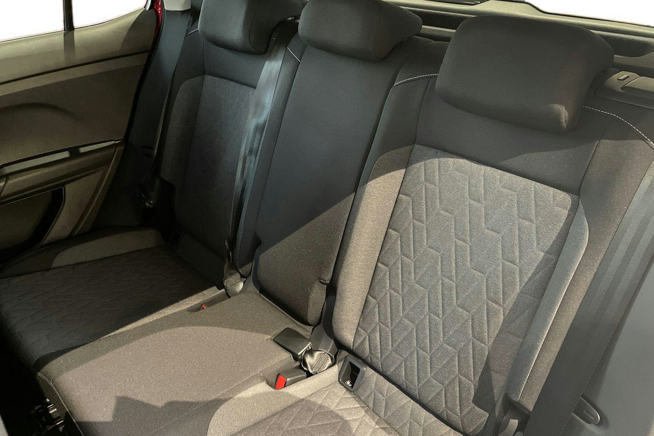 met. punainen Volkswagen T-Cross 2025 kuva 8.