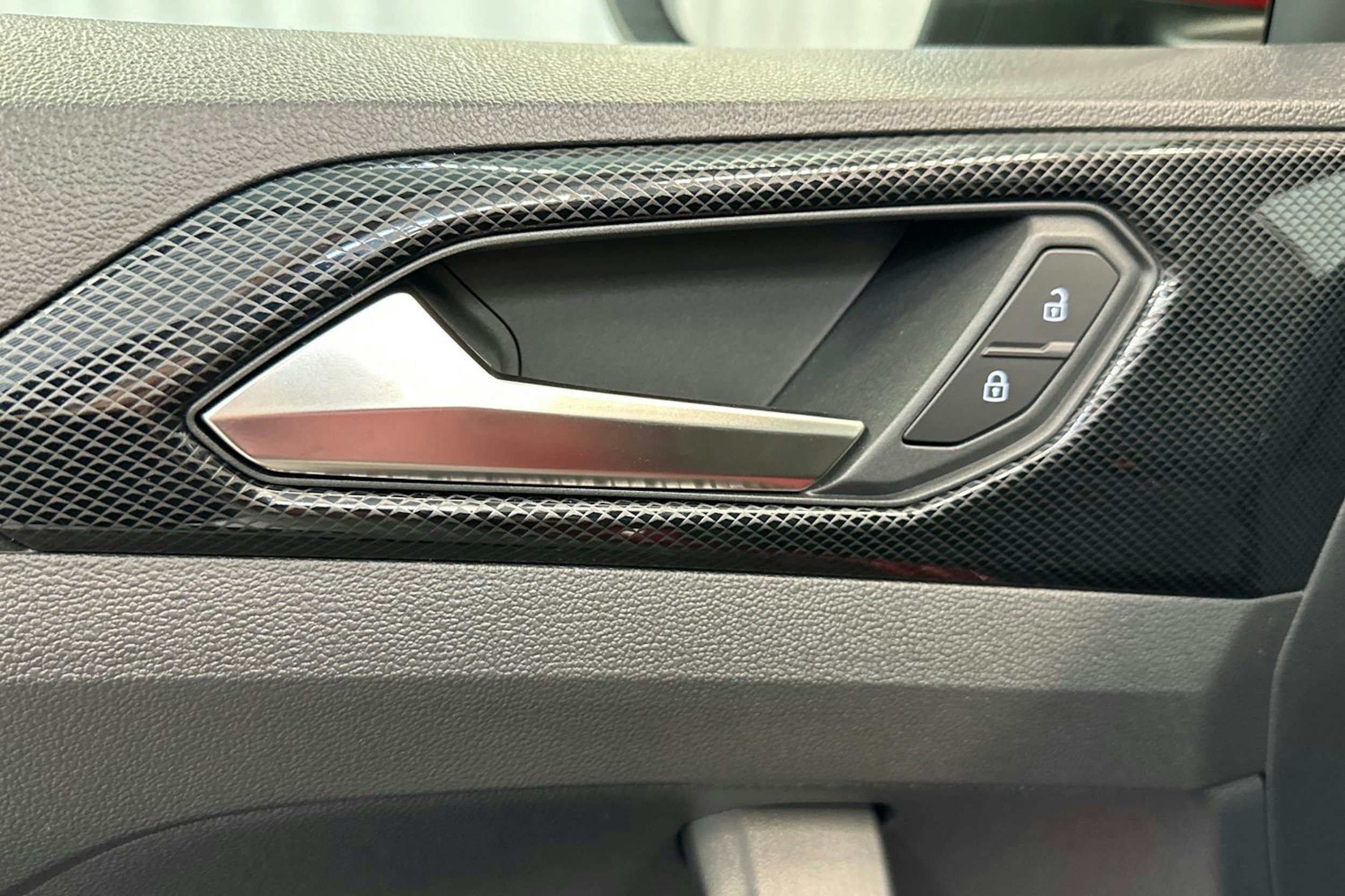 punainen Volkswagen T-Cross 2025 kuva 14.