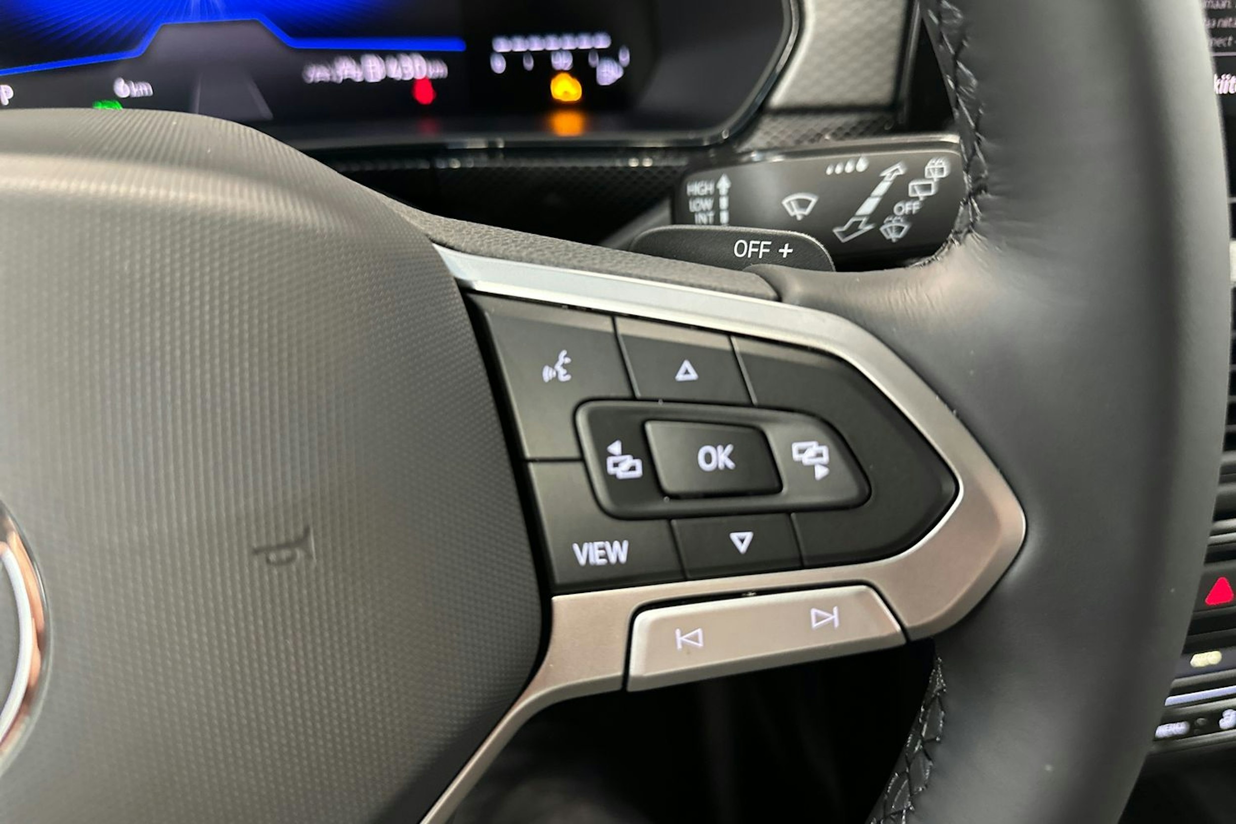punainen Volkswagen T-Cross 2025 kuva 17.