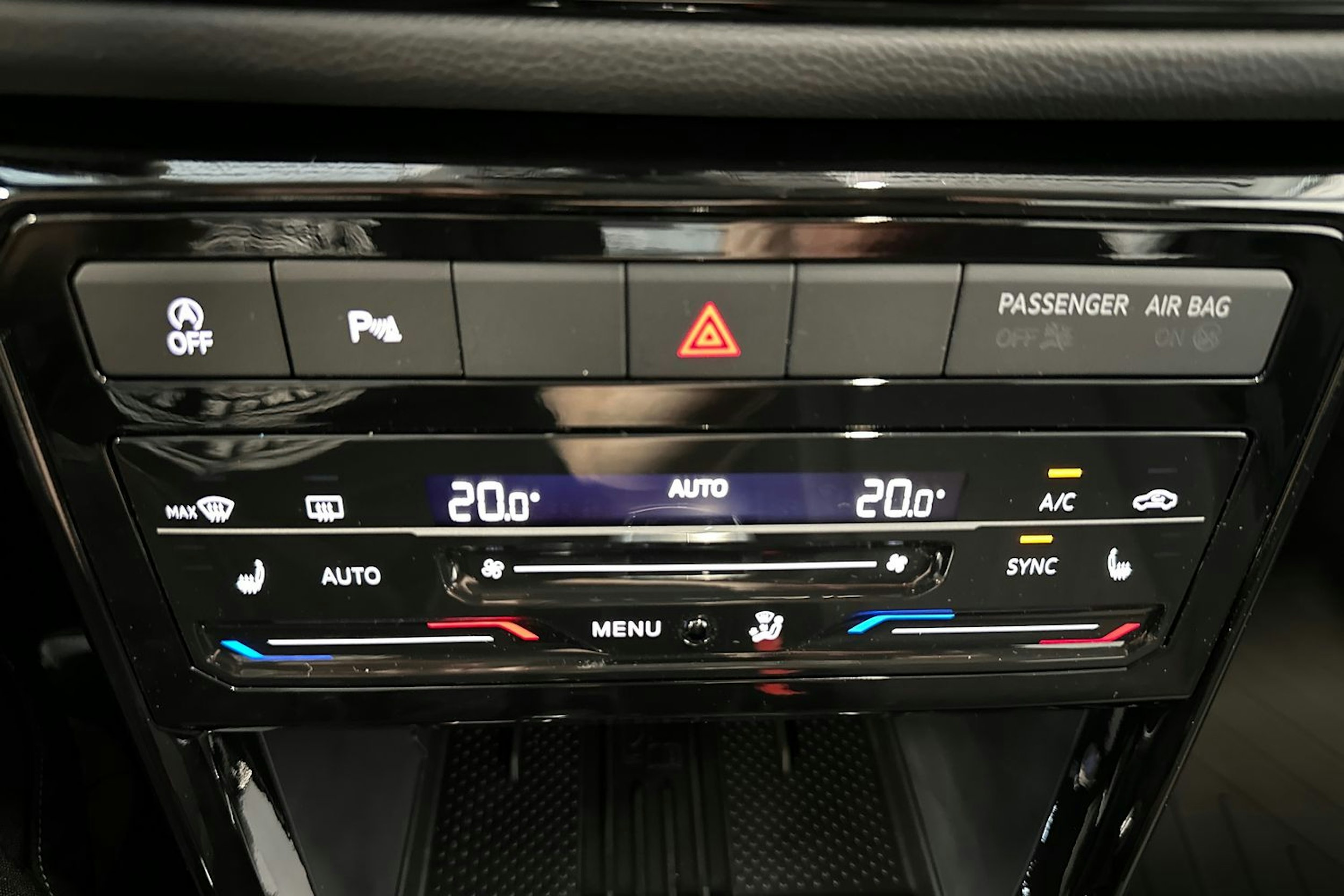 punainen Volkswagen T-Cross 2025 kuva 23.