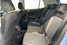 sininen Volkswagen T-Cross 2025 kuva 8.