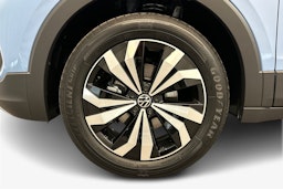 sininen Volkswagen T-Cross 2025 kuva 9.