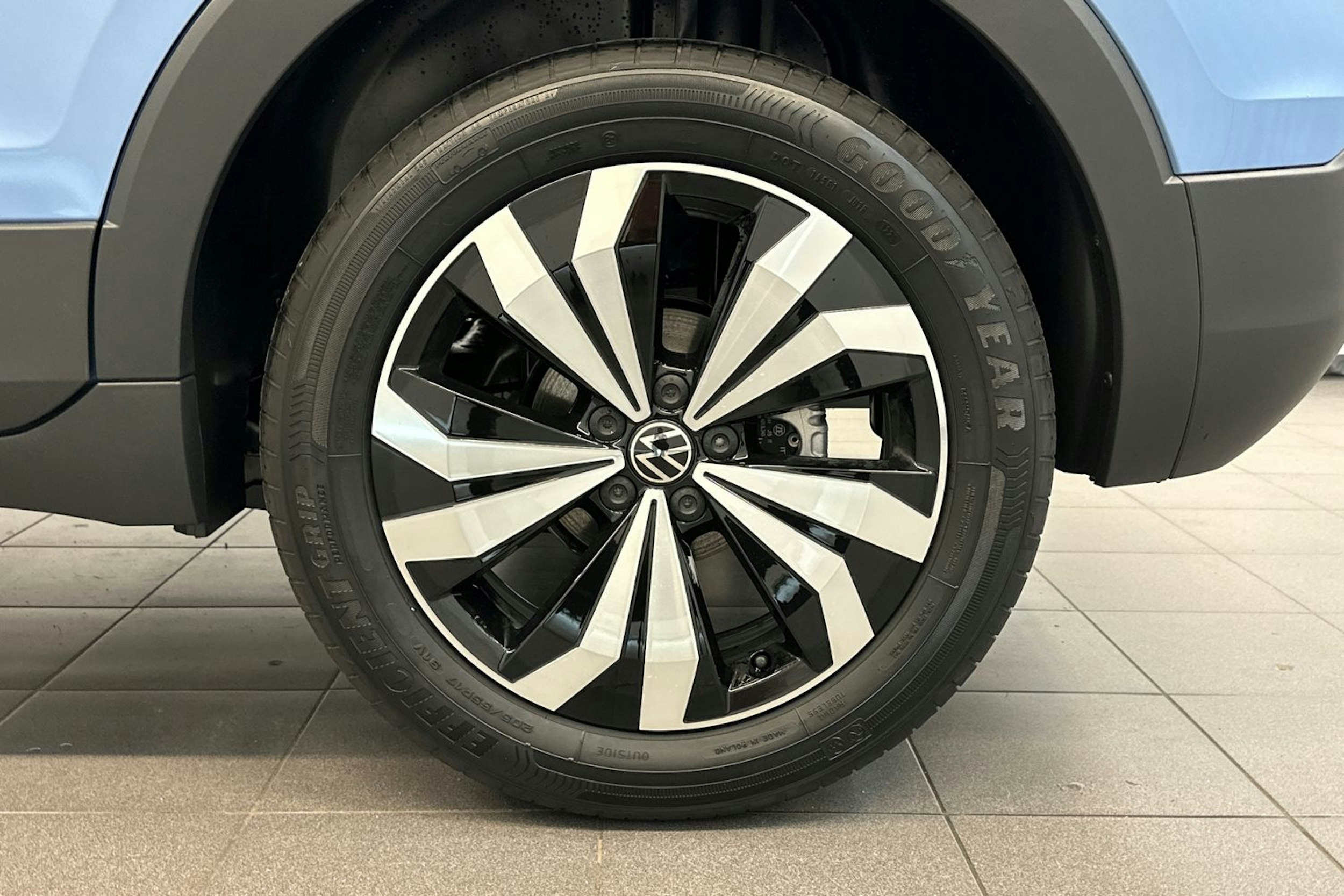 sininen Volkswagen T-Cross 2025 kuva 10.