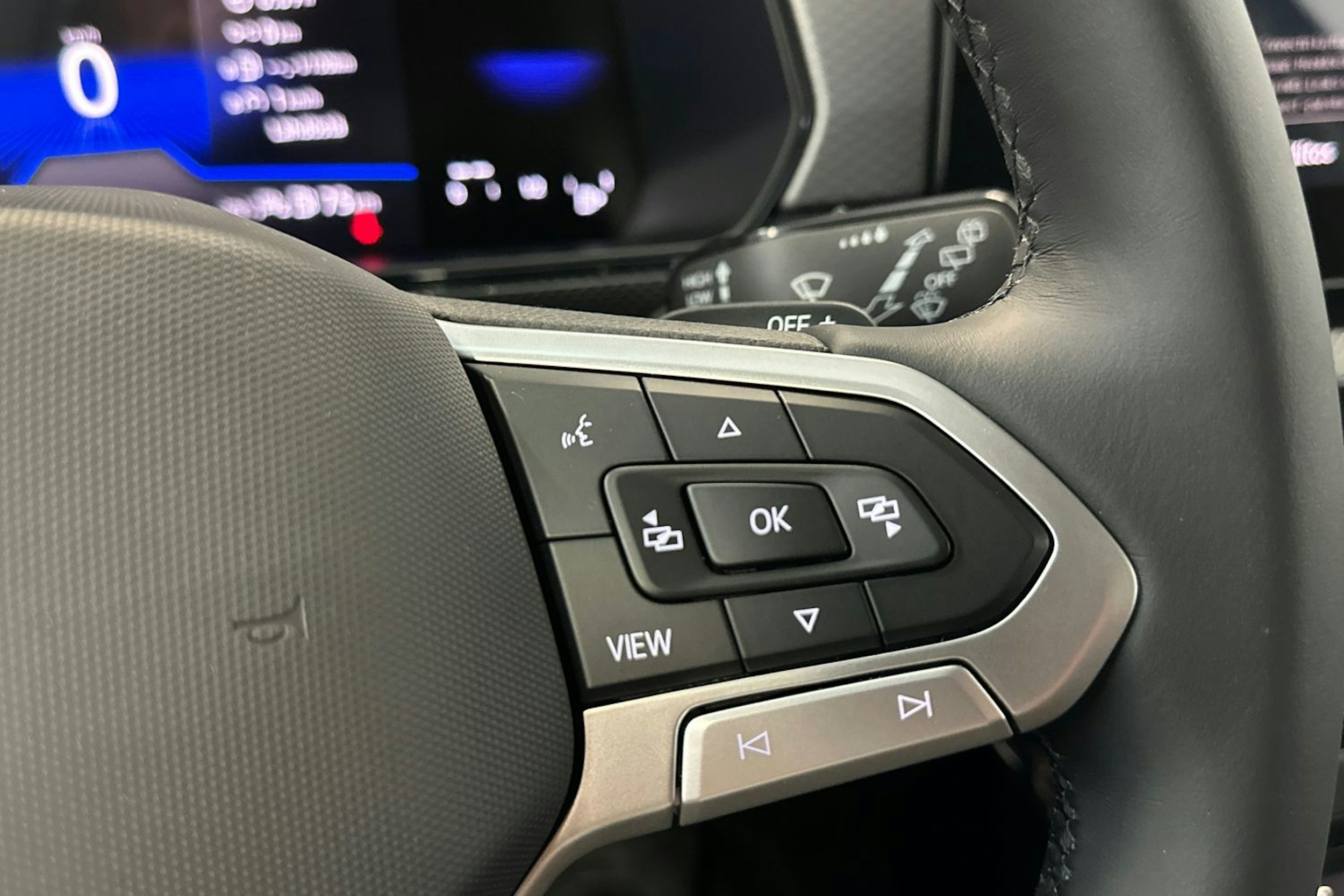 sininen Volkswagen T-Cross 2025 kuva 19.