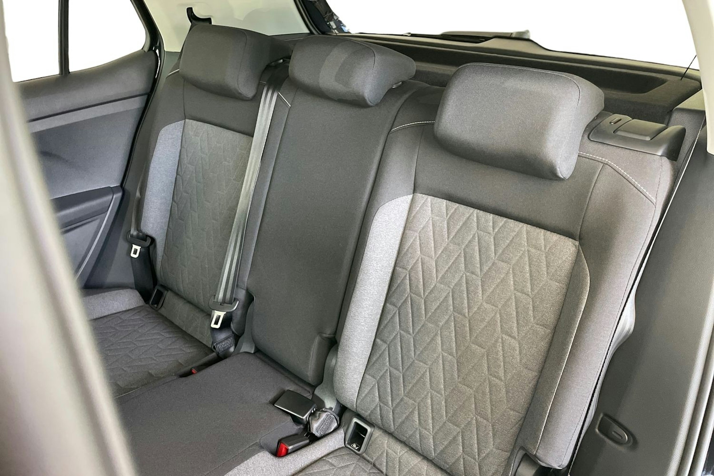 musta Volkswagen T-Cross 2025 kuva 8.