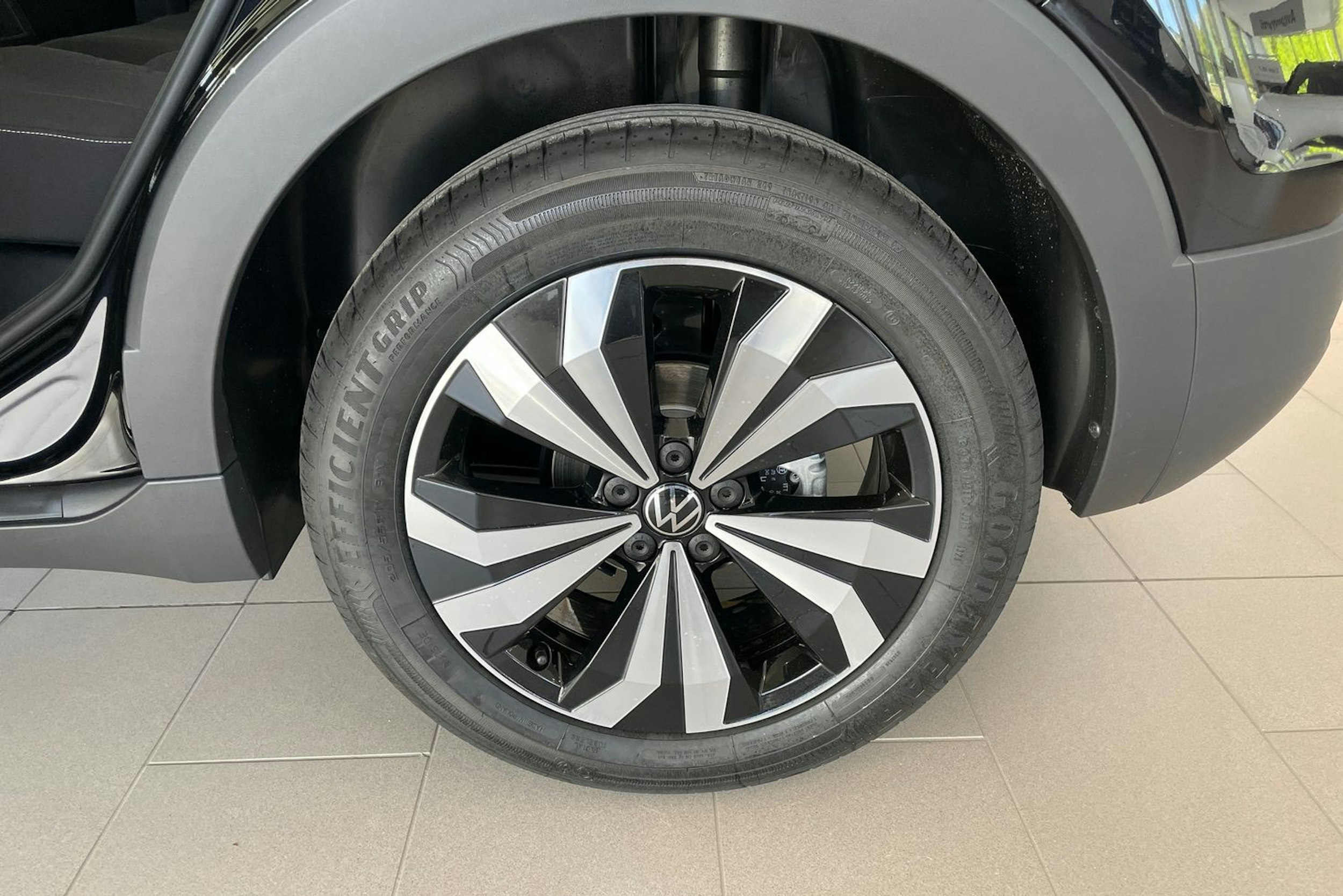 musta Volkswagen T-Cross 2025 kuva 10.